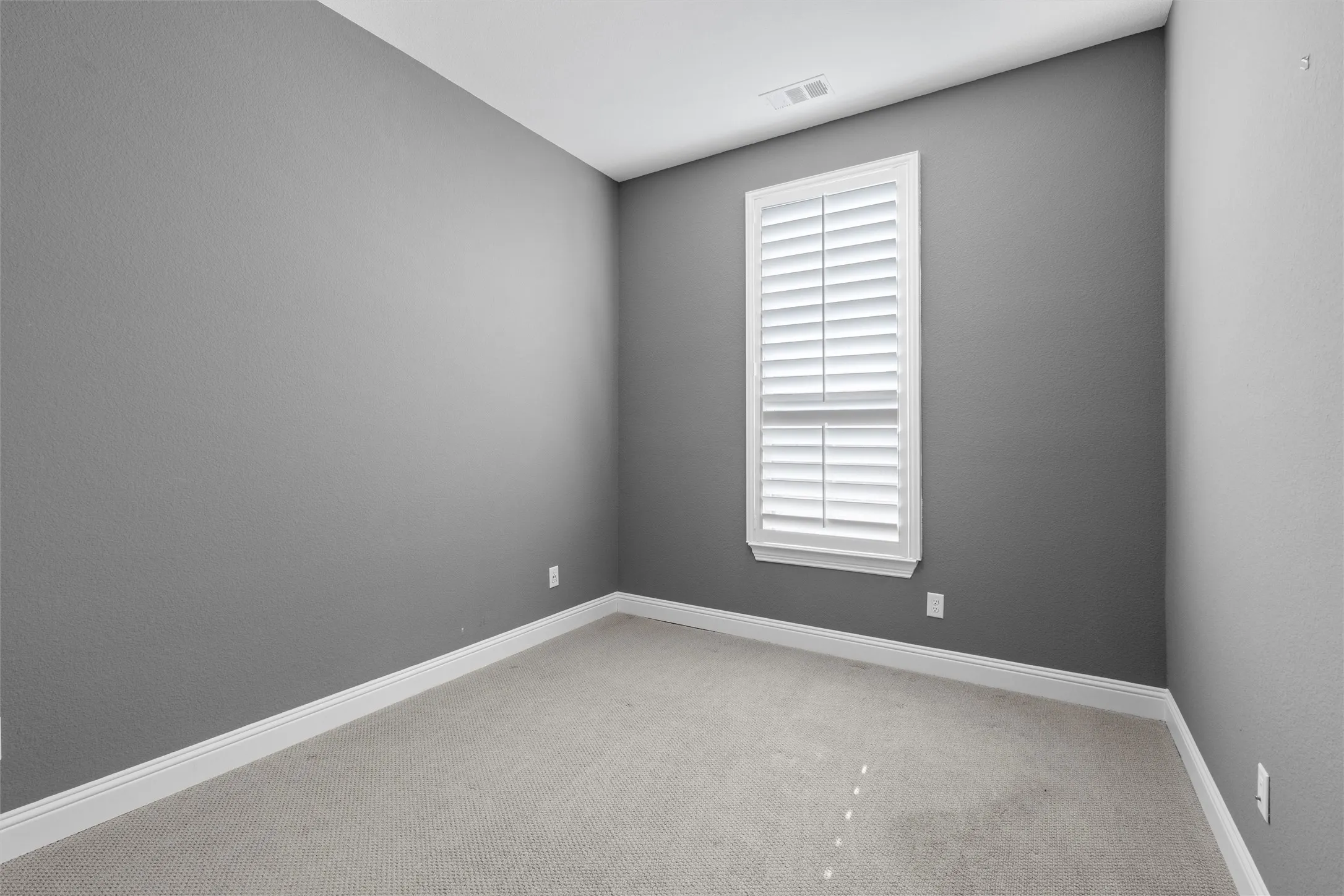 Loving the clean lines and neutral tones in this space. ?? Perfect canvas to add your own pop of color! What color would you paint this room? ?? #NeutralHome #CleanAesthetic #DesignInspo