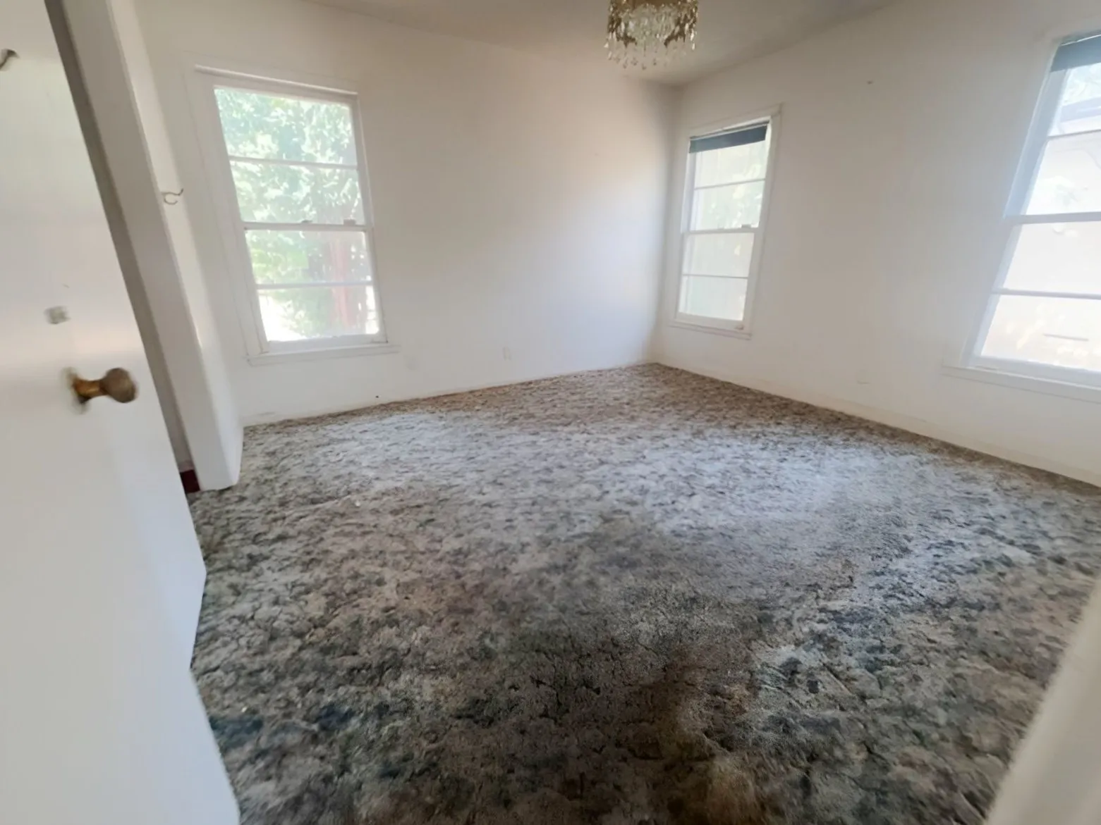 Single Family Residence For Sale in Tarrant County , 2125 Ridgeview Street, Fort Worth, Texas 76119, 3 Bedroom, 2 Bathroom, Garage spaces, 1,658 Sqft, built in 1954, mls#21350619, Real Estate Agent in Fort Worth, Homes For Sale in Tarrant county, Homes For Sale in Fort Worth, Realtor in Fort Worth Texas, Real Estate Brokerage Independent Realty Texas, Luminita Cordes Realtor