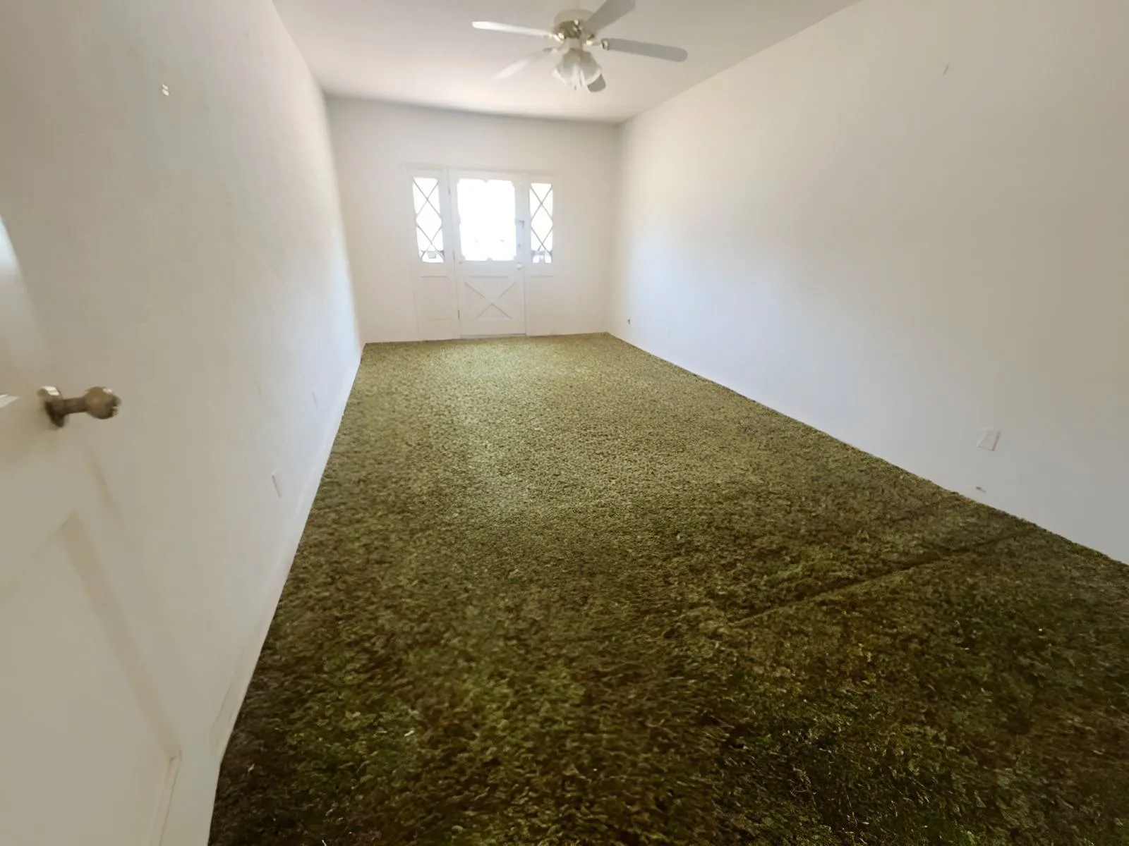 Single Family Residence For Sale in Tarrant County , 2125 Ridgeview Street, Fort Worth, Texas 76119, 3 Bedroom, 2 Bathroom, Garage spaces, 1,658 Sqft, built in 1954, mls#21350619, Real Estate Agent in Fort Worth, Homes For Sale in Tarrant county, Homes For Sale in Fort Worth, Realtor in Fort Worth Texas, Real Estate Brokerage Independent Realty Texas, Luminita Cordes Realtor