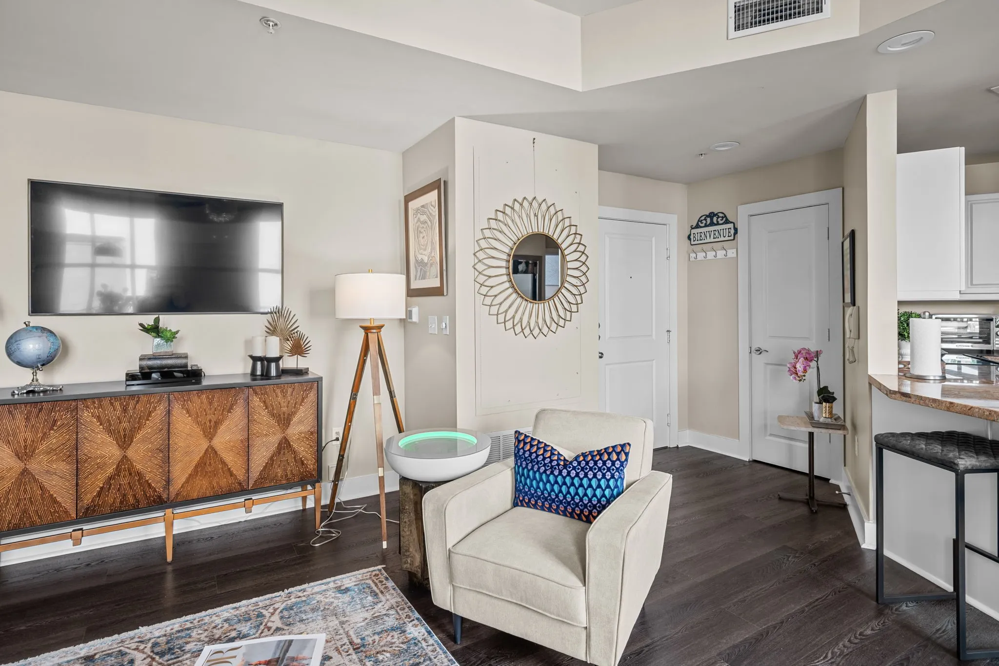 Condominium For Sale in Tarrant County , 411 W 7th Street 302, Fort Worth, Texas 76102, 1 Bedroom, 1 Bathroom, Garage spaces, 784 Sqft, built in 1921, mls#21348077, Real Estate Agent in Fort Worth, Homes For Sale in Tarrant county, Homes For Sale in Fort Worth, Realtor in Fort Worth Texas, Real Estate Brokerage Independent Realty Texas, Luminita Cordes Realtor