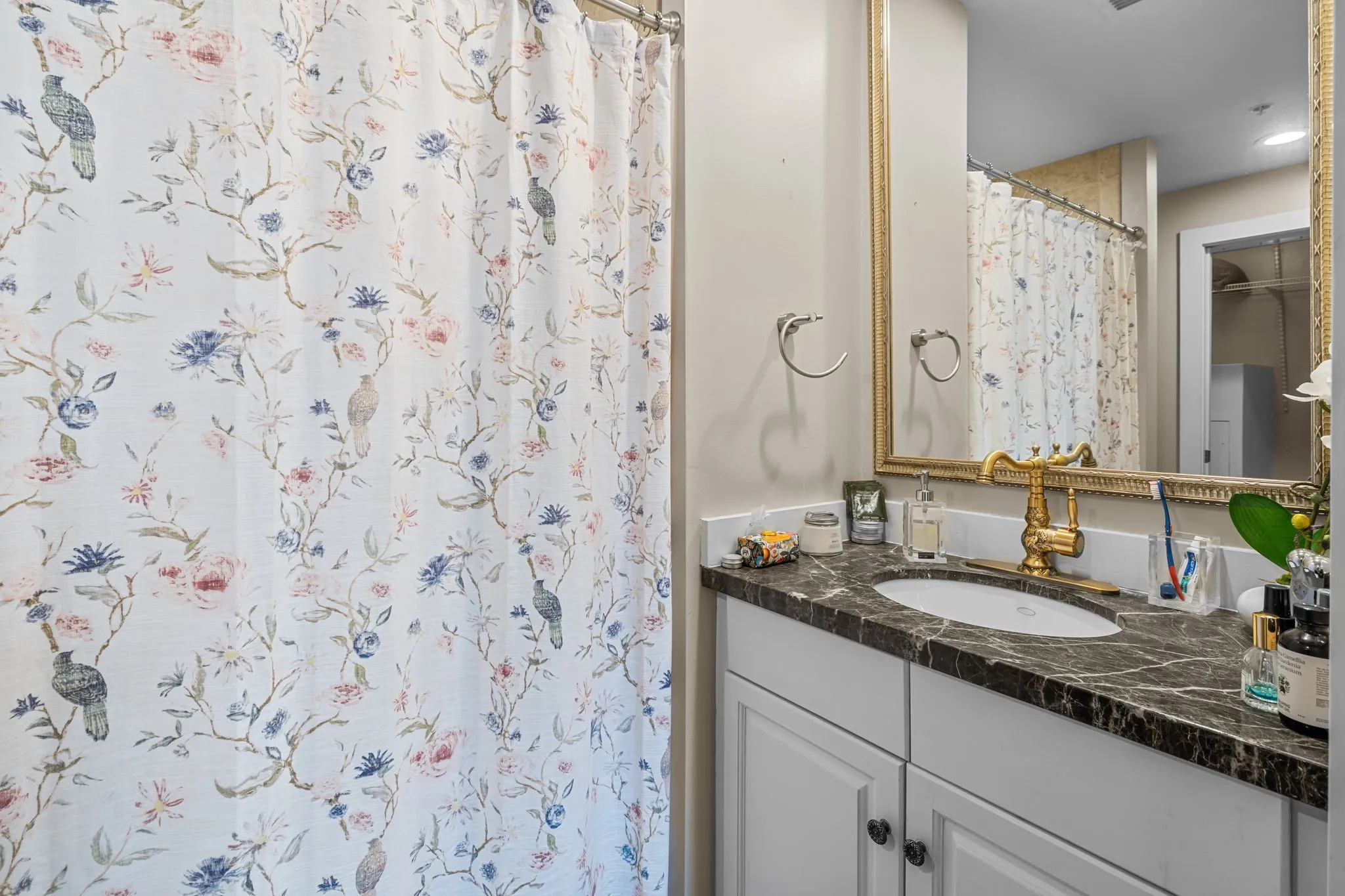 Condominium For Sale in Tarrant County , 411 W 7th Street 302, Fort Worth, Texas 76102, 1 Bedroom, 1 Bathroom, Garage spaces, 784 Sqft, built in 1921, mls#21348077, Real Estate Agent in Fort Worth, Homes For Sale in Tarrant county, Homes For Sale in Fort Worth, Realtor in Fort Worth Texas, Real Estate Brokerage Independent Realty Texas, Luminita Cordes Realtor