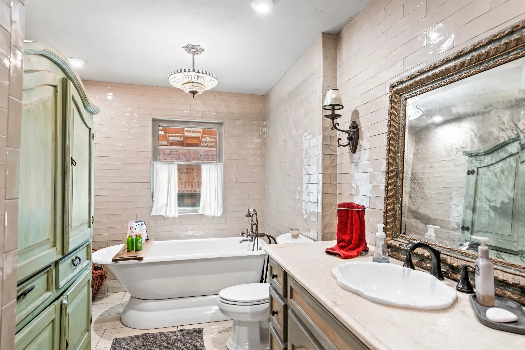 Single Family Residence For Sale in Wood County , 210 County Road 3495, Hawkins, Texas 75765, 4 Bedroom, 2 Bathroom, 2 Garage spaces, 1,960 Sqft, built in 1972, mls#21350601, Real Estate Agent in Hawkins, Homes For Sale in Wood county, Homes For Sale in Hawkins, Realtor in Hawkins Texas, Real Estate Brokerage Independent Realty Texas, Luminita Cordes Realtor