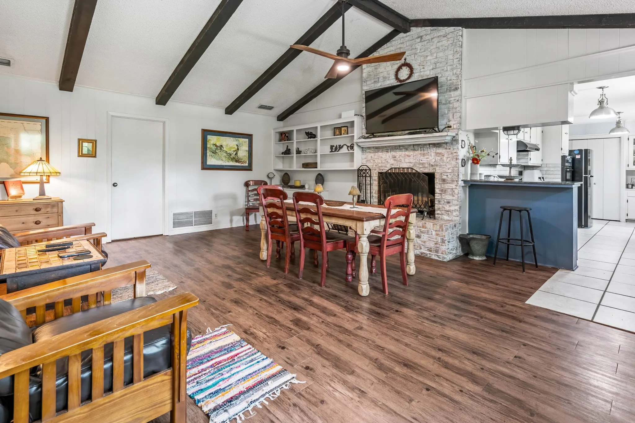Single Family Residence For Sale in Wood County , 210 County Road 3495, Hawkins, Texas 75765, 4 Bedroom, 2 Bathroom, 2 Garage spaces, 1,960 Sqft, built in 1972, mls#21350601, Real Estate Agent in Hawkins, Homes For Sale in Wood county, Homes For Sale in Hawkins, Realtor in Hawkins Texas, Real Estate Brokerage Independent Realty Texas, Luminita Cordes Realtor