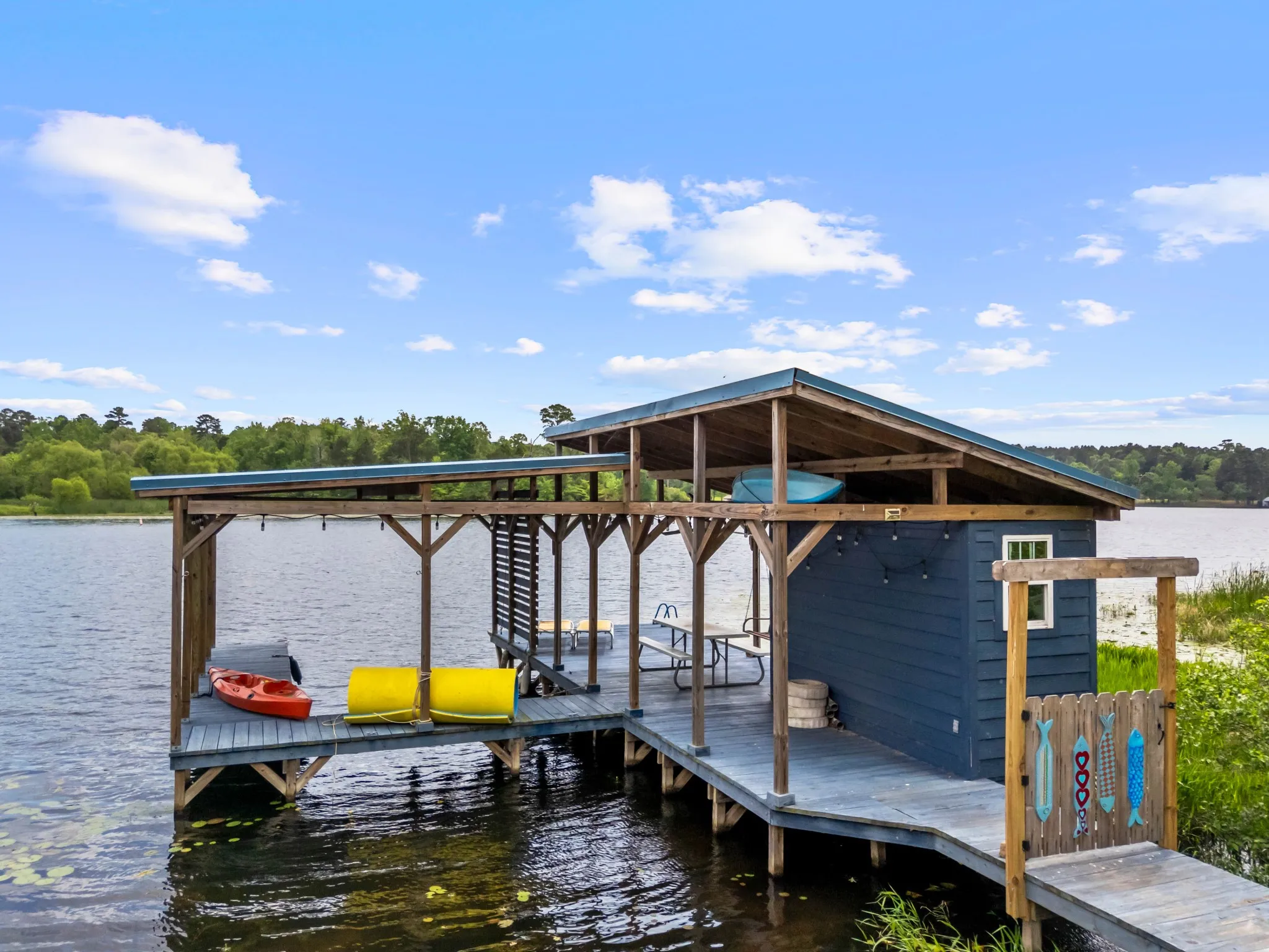 Single Family Residence For Sale in Wood County , 210 County Road 3495, Hawkins, Texas 75765, 4 Bedroom, 2 Bathroom, 2 Garage spaces, 1,960 Sqft, built in 1972, mls#21350601, Real Estate Agent in Hawkins, Homes For Sale in Wood county, Homes For Sale in Hawkins, Realtor in Hawkins Texas, Real Estate Brokerage Independent Realty Texas, Luminita Cordes Realtor
