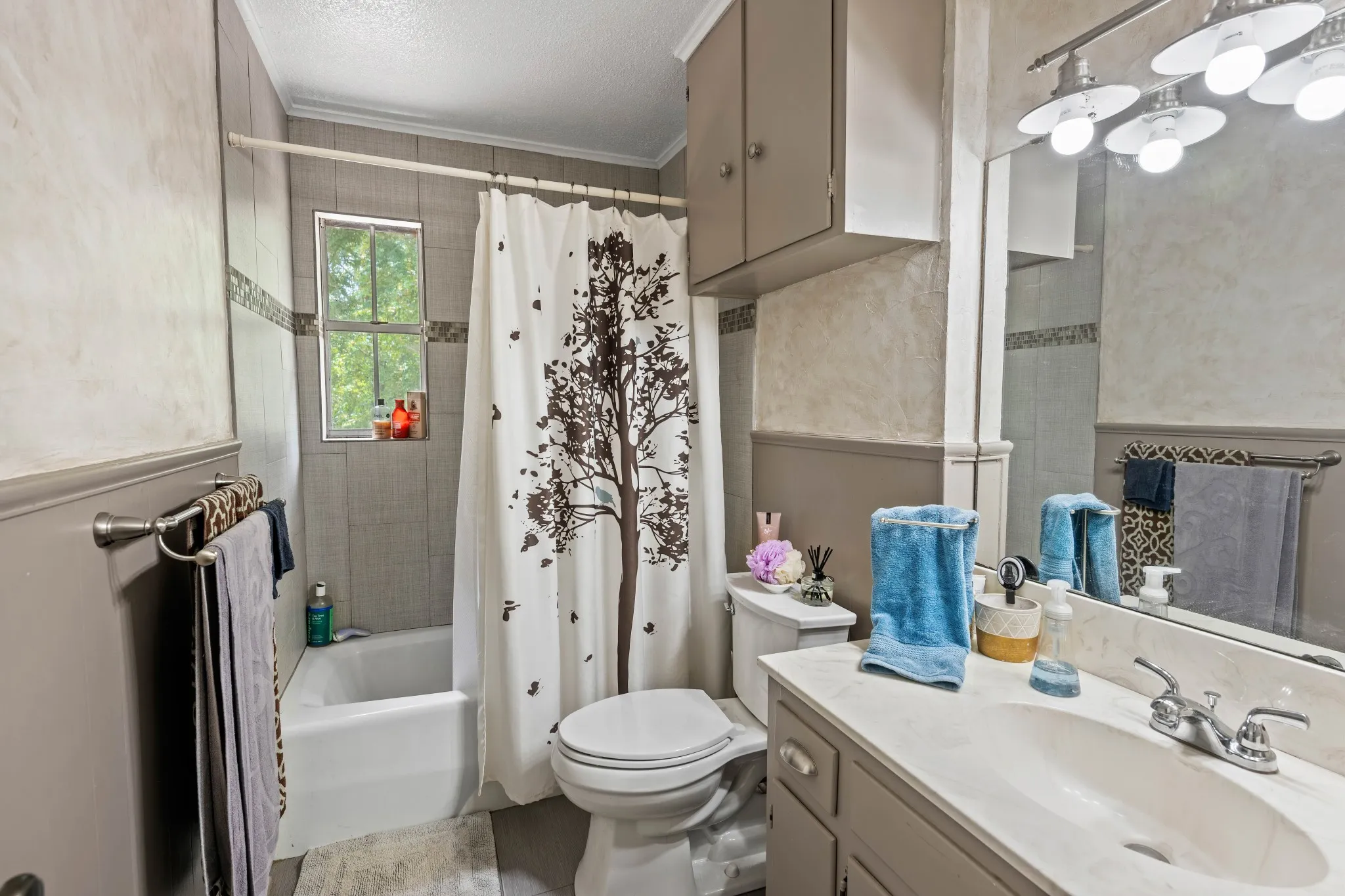 Single Family Residence For Sale in Wood County , 210 County Road 3495, Hawkins, Texas 75765, 4 Bedroom, 2 Bathroom, 2 Garage spaces, 1,960 Sqft, built in 1972, mls#21350601, Real Estate Agent in Hawkins, Homes For Sale in Wood county, Homes For Sale in Hawkins, Realtor in Hawkins Texas, Real Estate Brokerage Independent Realty Texas, Luminita Cordes Realtor