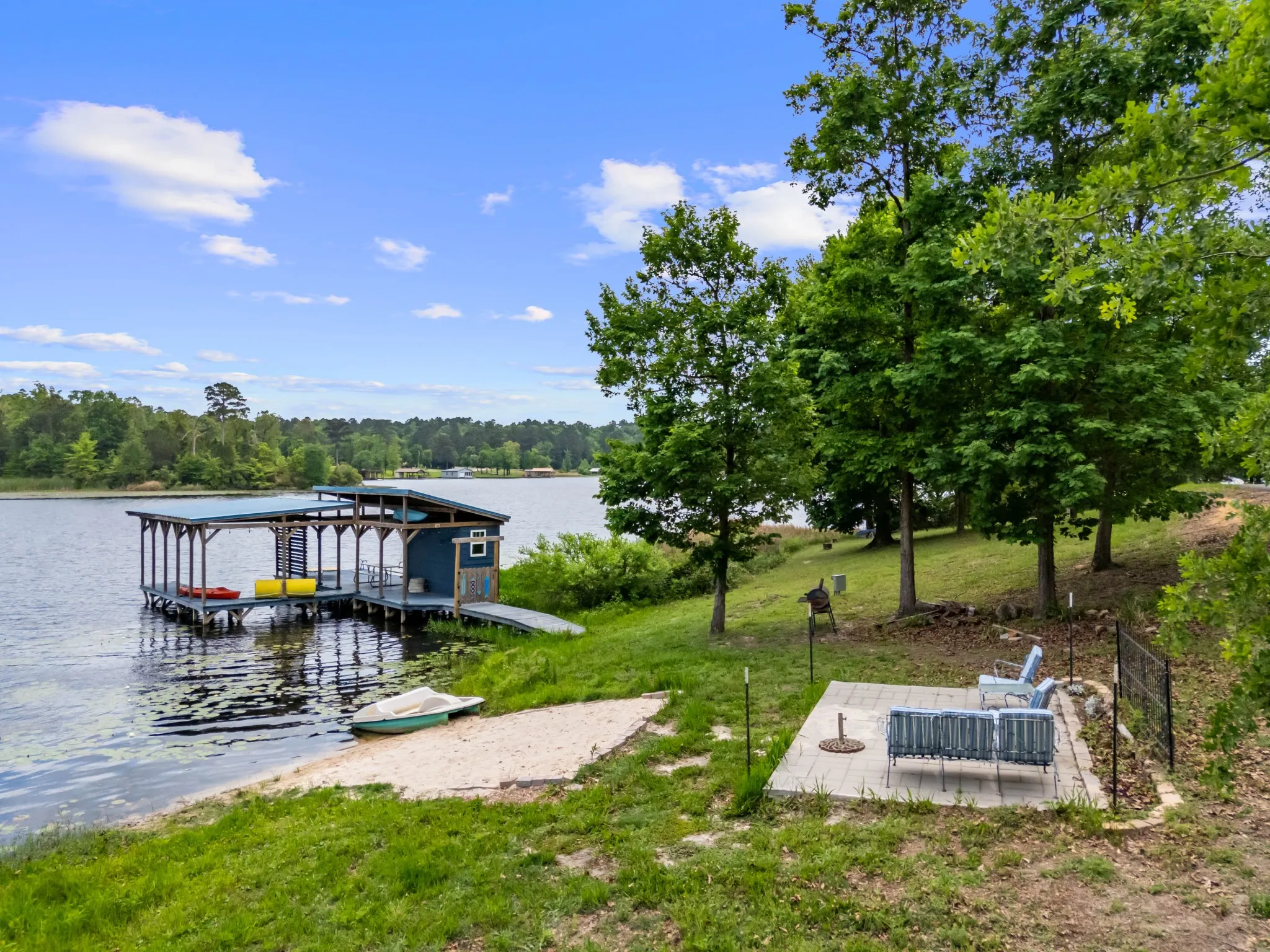 Single Family Residence For Sale in Wood County , 210 County Road 3495, Hawkins, Texas 75765, 4 Bedroom, 2 Bathroom, 2 Garage spaces, 1,960 Sqft, built in 1972, mls#21350601, Real Estate Agent in Hawkins, Homes For Sale in Wood county, Homes For Sale in Hawkins, Realtor in Hawkins Texas, Real Estate Brokerage Independent Realty Texas, Luminita Cordes Realtor