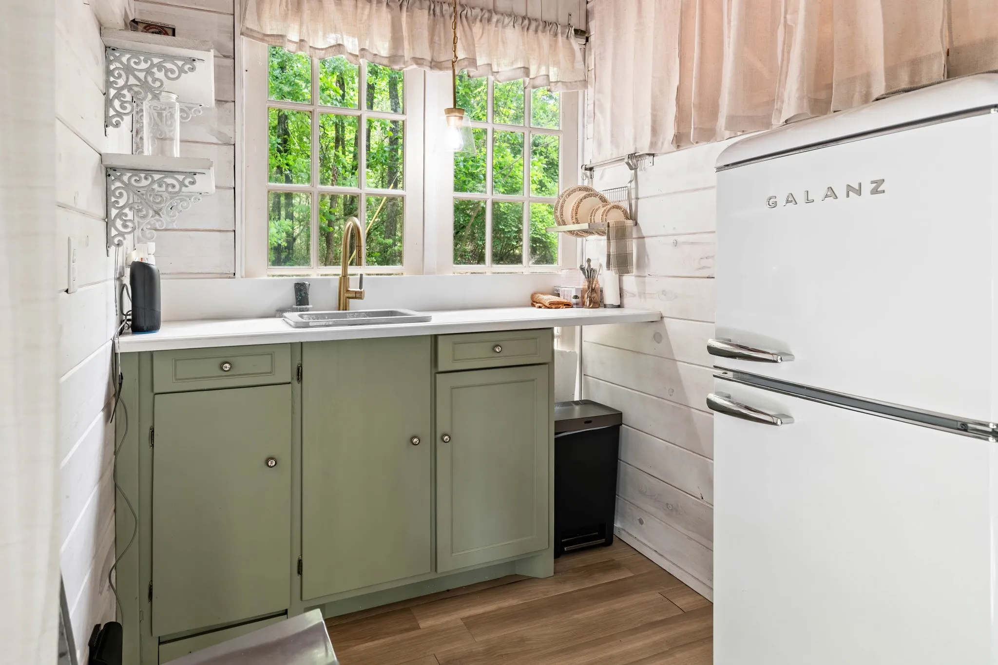 Single Family Residence For Sale in Wood County , 210 County Road 3495, Hawkins, Texas 75765, 4 Bedroom, 2 Bathroom, 2 Garage spaces, 1,960 Sqft, built in 1972, mls#21350601, Real Estate Agent in Hawkins, Homes For Sale in Wood county, Homes For Sale in Hawkins, Realtor in Hawkins Texas, Real Estate Brokerage Independent Realty Texas, Luminita Cordes Realtor