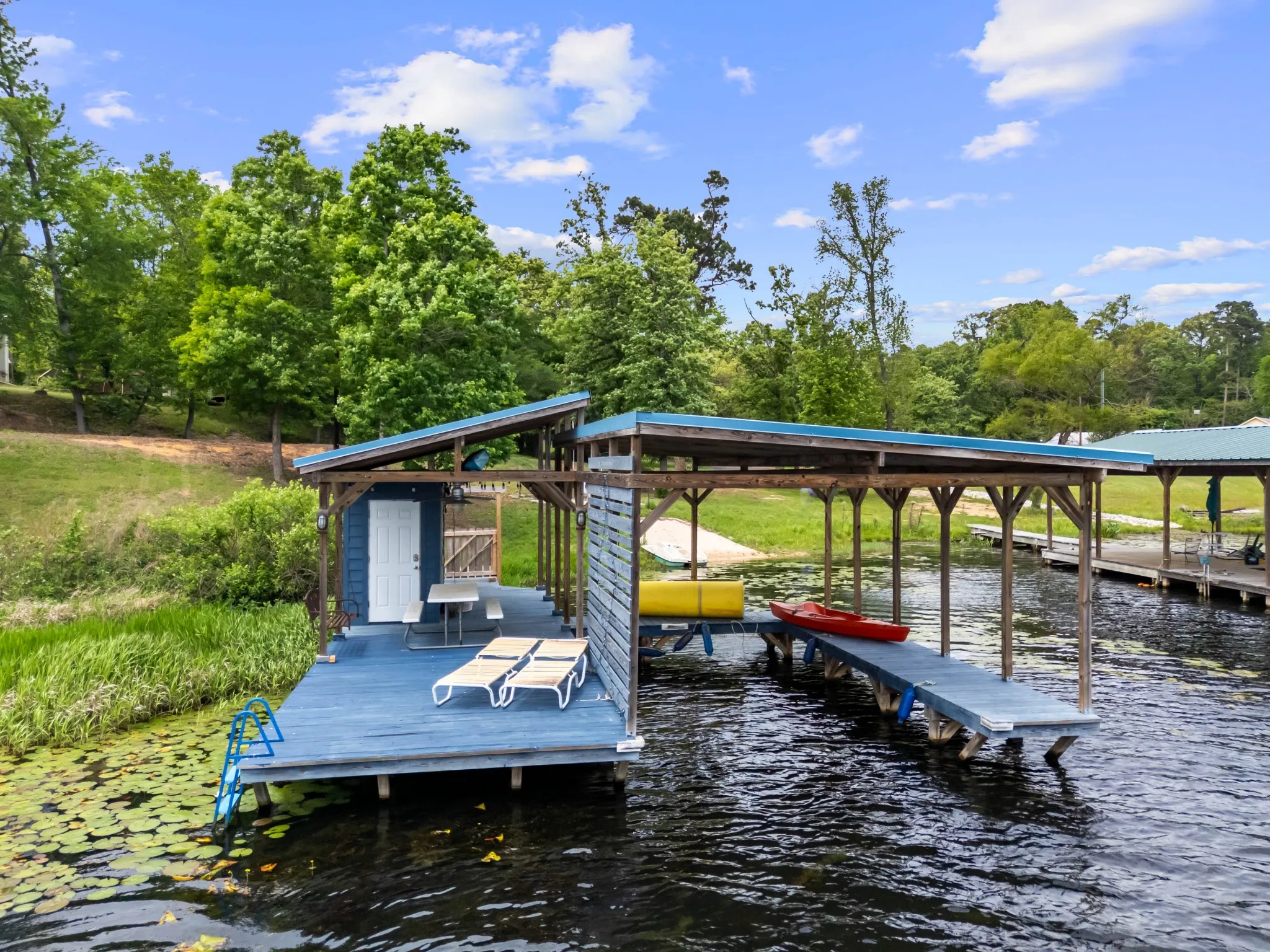 Single Family Residence For Sale in Wood County , 210 County Road 3495, Hawkins, Texas 75765, 4 Bedroom, 2 Bathroom, 2 Garage spaces, 1,960 Sqft, built in 1972, mls#21350601, Real Estate Agent in Hawkins, Homes For Sale in Wood county, Homes For Sale in Hawkins, Realtor in Hawkins Texas, Real Estate Brokerage Independent Realty Texas, Luminita Cordes Realtor