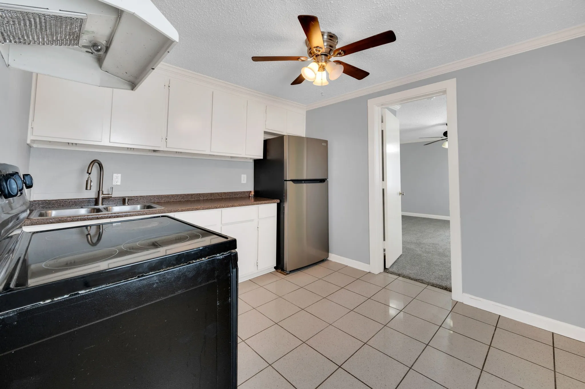 Duplex For Rent in Ellis County , 412 E Avenue F, Midlothian, Texas 76065, 1 Bedroom, 1 Bathroom, Garage spaces, 660 Sqft, built in 1920, Price $1,350, mls#21350624, Real Estate Agent in Midlothian, Homes For Rent in Ellis county, Homes For Rent in Midlothian, Realtor in Midlothian Texas, Real Estate Brokerage Independent Realty Texas, Luminita Cordes Realtor