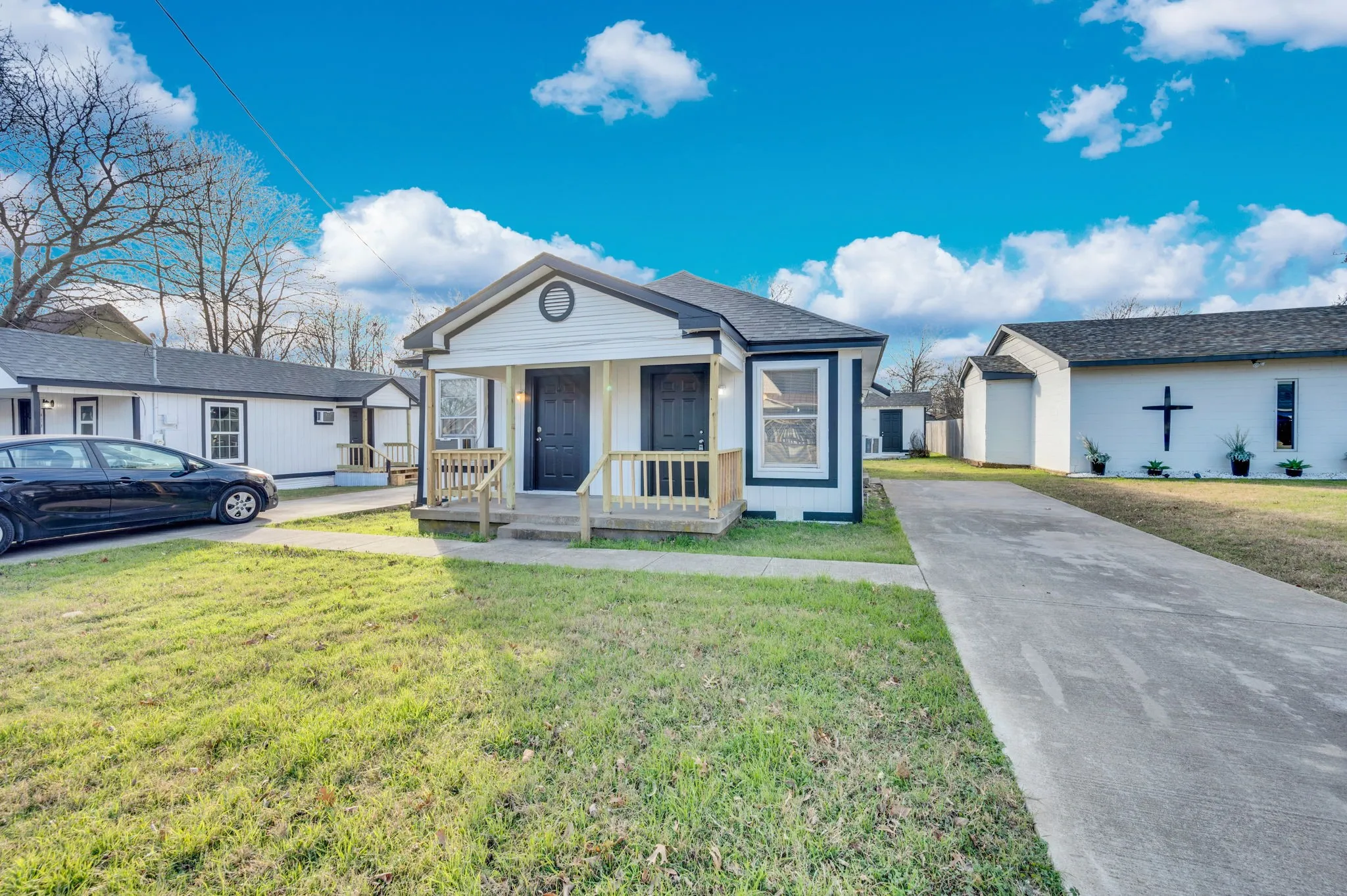 Duplex For Rent in Ellis County , 412 E Avenue F, Midlothian, Texas 76065, 1 Bedroom, 1 Bathroom, Garage spaces, 660 Sqft, built in 1920, Price $1,350, mls#21350624, Real Estate Agent in Midlothian, Homes For Rent in Ellis county, Homes For Rent in Midlothian, Realtor in Midlothian Texas, Real Estate Brokerage Independent Realty Texas, Luminita Cordes Realtor