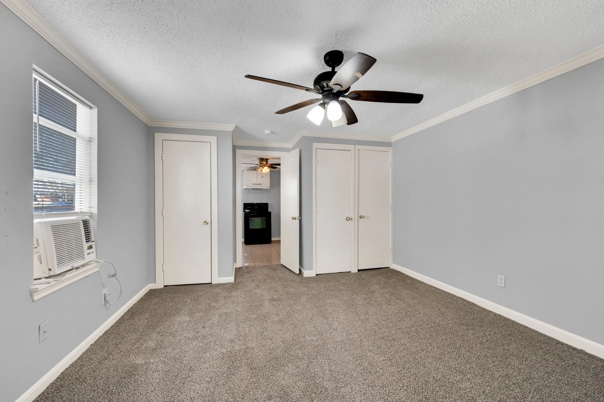 Duplex For Rent in Ellis County , 412 E Avenue F, Midlothian, Texas 76065, 1 Bedroom, 1 Bathroom, Garage spaces, 660 Sqft, built in 1920, Price $1,350, mls#21350624, Real Estate Agent in Midlothian, Homes For Rent in Ellis county, Homes For Rent in Midlothian, Realtor in Midlothian Texas, Real Estate Brokerage Independent Realty Texas, Luminita Cordes Realtor