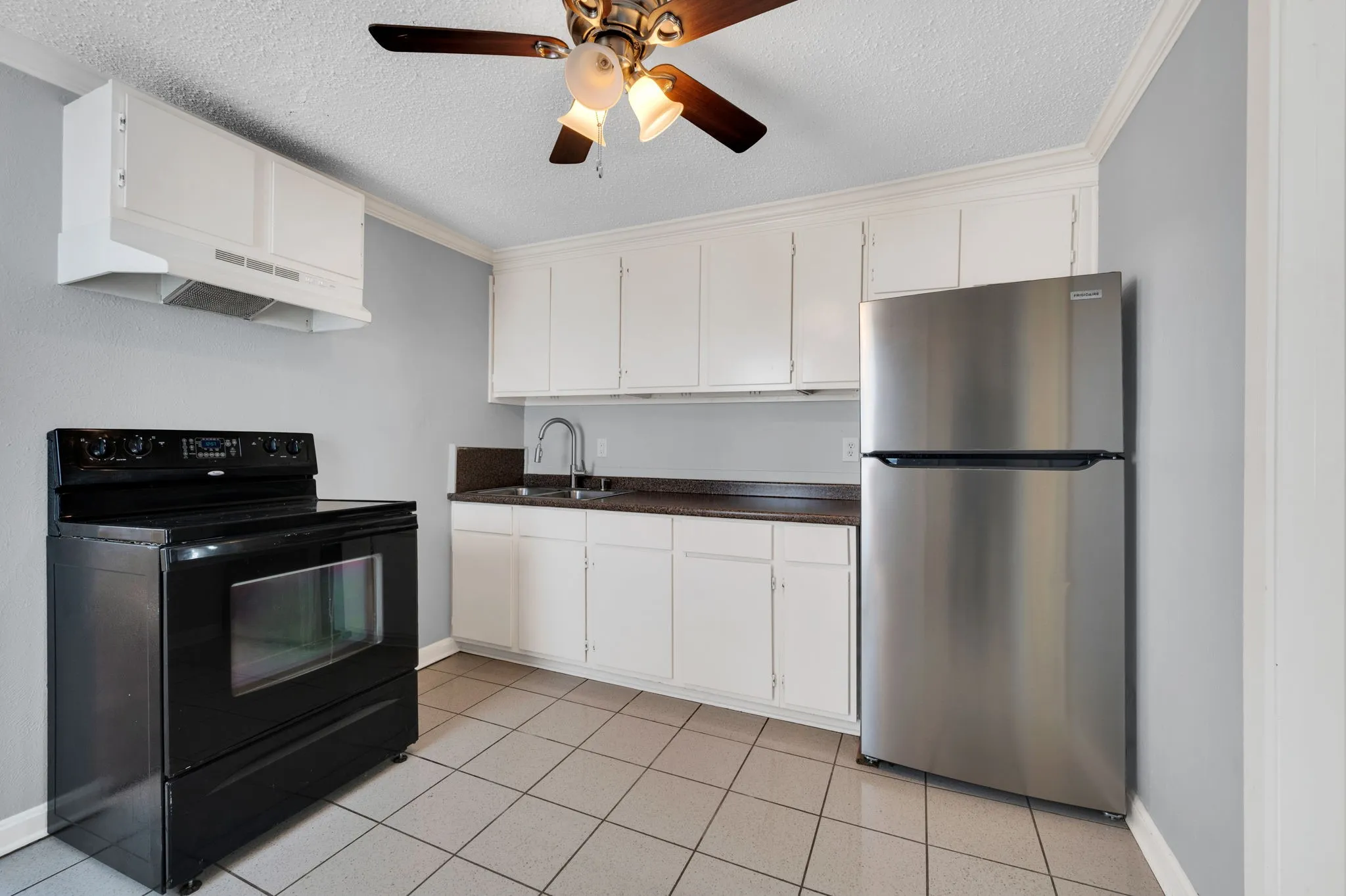 Duplex For Rent in Ellis County , 412 E Avenue F, Midlothian, Texas 76065, 1 Bedroom, 1 Bathroom, Garage spaces, 660 Sqft, built in 1920, Price $1,350, mls#21350624, Real Estate Agent in Midlothian, Homes For Rent in Ellis county, Homes For Rent in Midlothian, Realtor in Midlothian Texas, Real Estate Brokerage Independent Realty Texas, Luminita Cordes Realtor