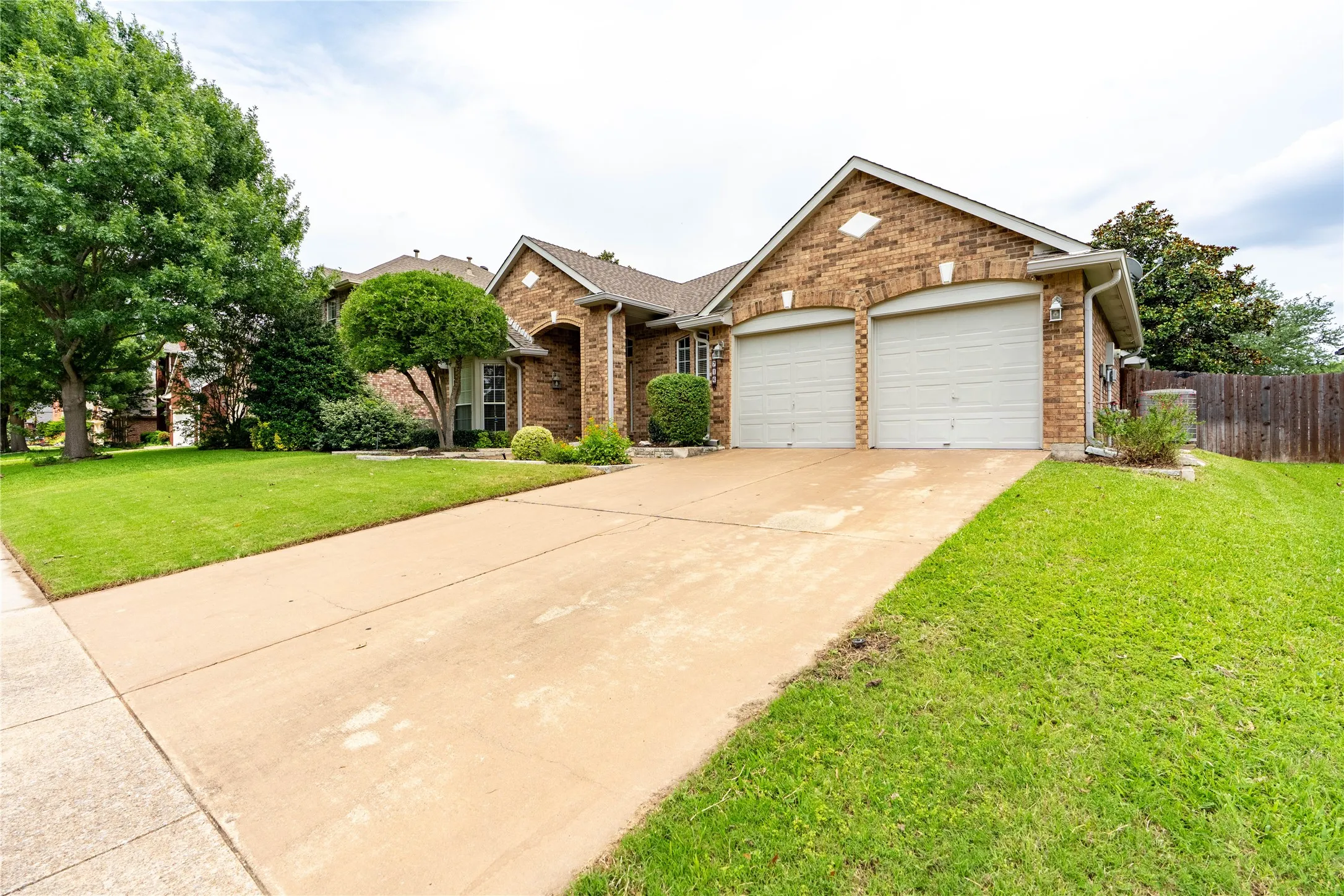 Single Family Residence For Rent in Collin County , 5716 Charleston Drive, Frisco, Texas 75035, 4 Bedroom, 2 Bathroom, 2 Garage spaces, 2,481 Sqft, built in 1992, mls#21350625, Real Estate Agent in Frisco, Homes For Rent in Collin county, Homes For Rent in Frisco, Realtor in Frisco Texas, Real Estate Brokerage Independent Realty Texas, Luminita Cordes Realtor
