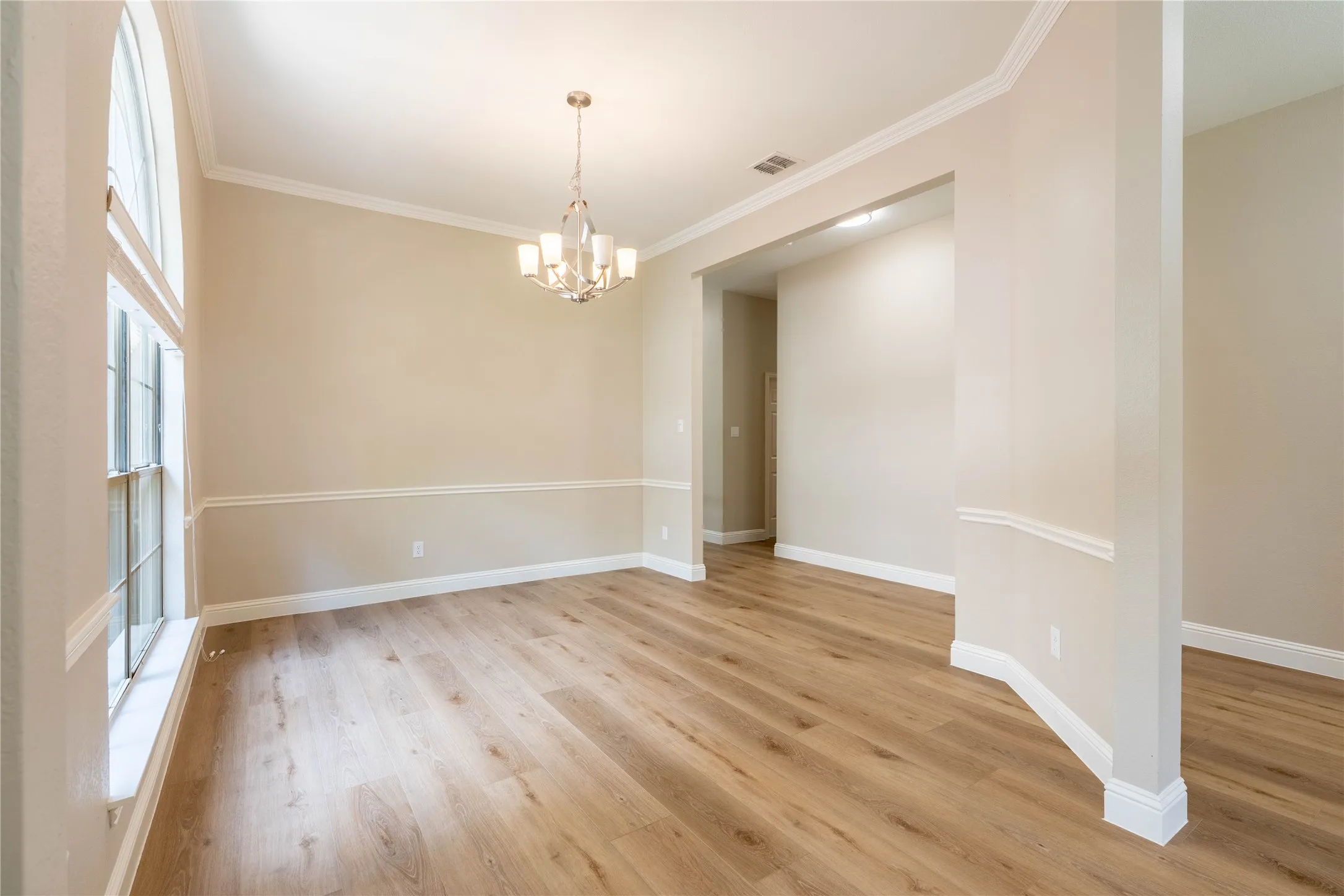 Single Family Residence For Rent in Collin County , 5716 Charleston Drive, Frisco, Texas 75035, 4 Bedroom, 2 Bathroom, 2 Garage spaces, 2,481 Sqft, built in 1992, mls#21350625, Real Estate Agent in Frisco, Homes For Rent in Collin county, Homes For Rent in Frisco, Realtor in Frisco Texas, Real Estate Brokerage Independent Realty Texas, Luminita Cordes Realtor