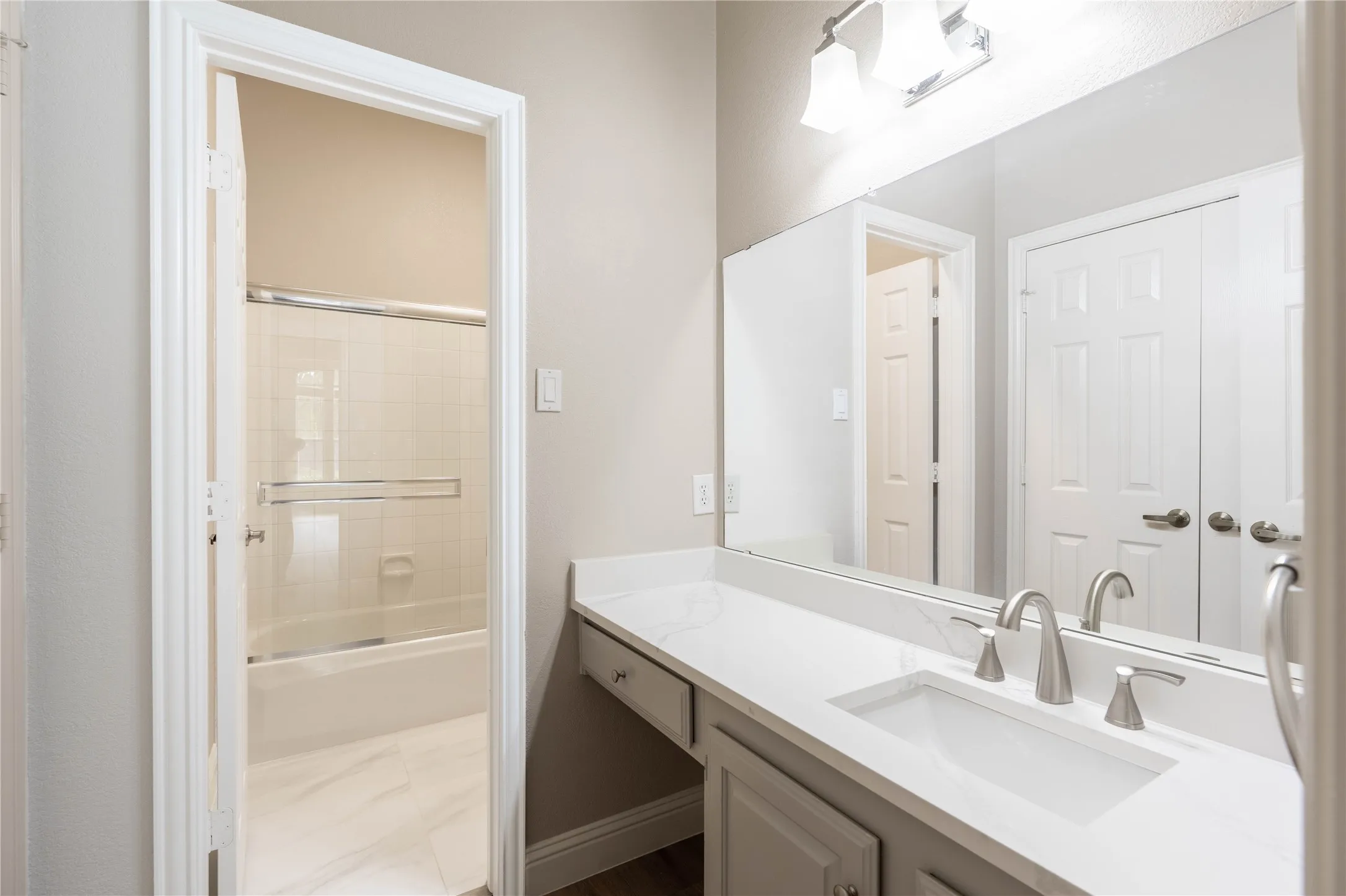 Single Family Residence For Rent in Collin County , 5716 Charleston Drive, Frisco, Texas 75035, 4 Bedroom, 2 Bathroom, 2 Garage spaces, 2,481 Sqft, built in 1992, mls#21350625, Real Estate Agent in Frisco, Homes For Rent in Collin county, Homes For Rent in Frisco, Realtor in Frisco Texas, Real Estate Brokerage Independent Realty Texas, Luminita Cordes Realtor