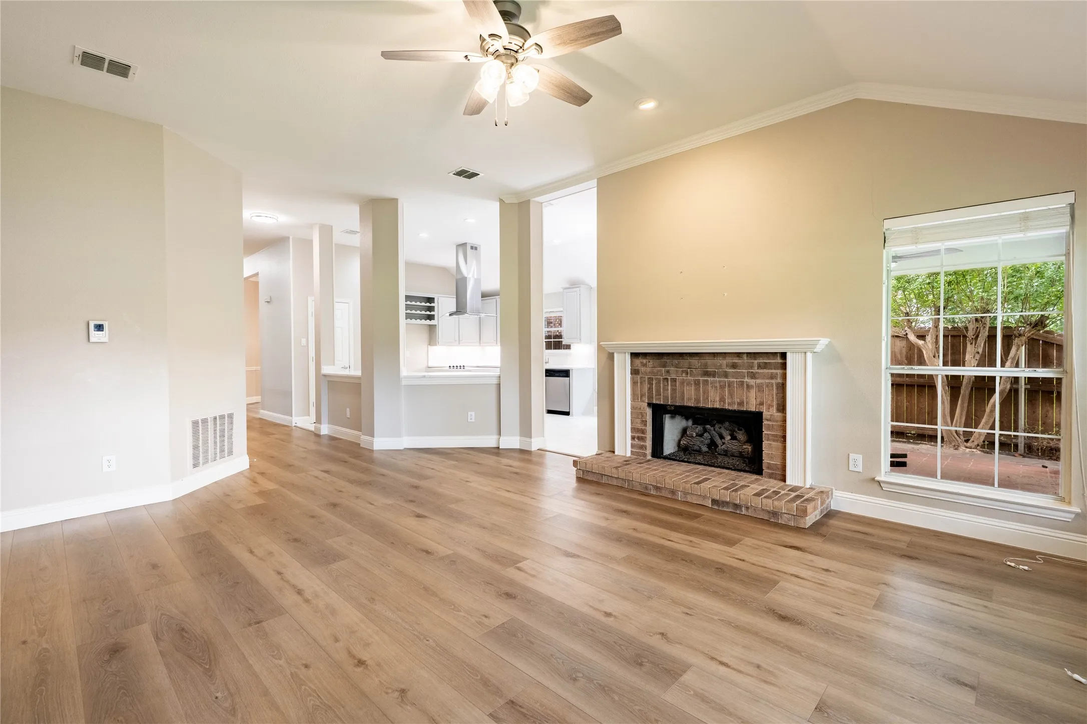 Single Family Residence For Rent in Collin County , 5716 Charleston Drive, Frisco, Texas 75035, 4 Bedroom, 2 Bathroom, 2 Garage spaces, 2,481 Sqft, built in 1992, mls#21350625, Real Estate Agent in Frisco, Homes For Rent in Collin county, Homes For Rent in Frisco, Realtor in Frisco Texas, Real Estate Brokerage Independent Realty Texas, Luminita Cordes Realtor