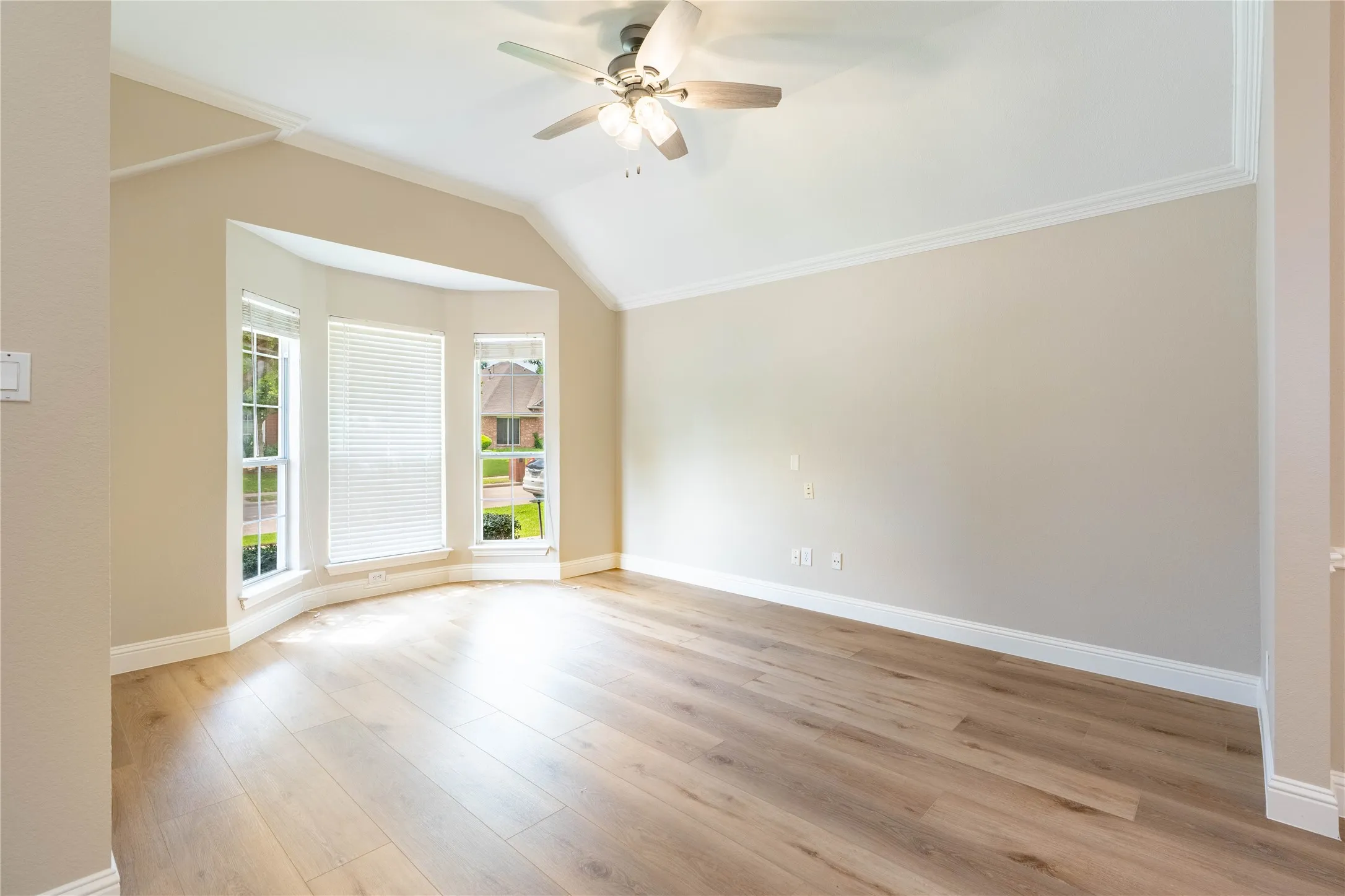 Single Family Residence For Rent in Collin County , 5716 Charleston Drive, Frisco, Texas 75035, 4 Bedroom, 2 Bathroom, 2 Garage spaces, 2,481 Sqft, built in 1992, mls#21350625, Real Estate Agent in Frisco, Homes For Rent in Collin county, Homes For Rent in Frisco, Realtor in Frisco Texas, Real Estate Brokerage Independent Realty Texas, Luminita Cordes Realtor