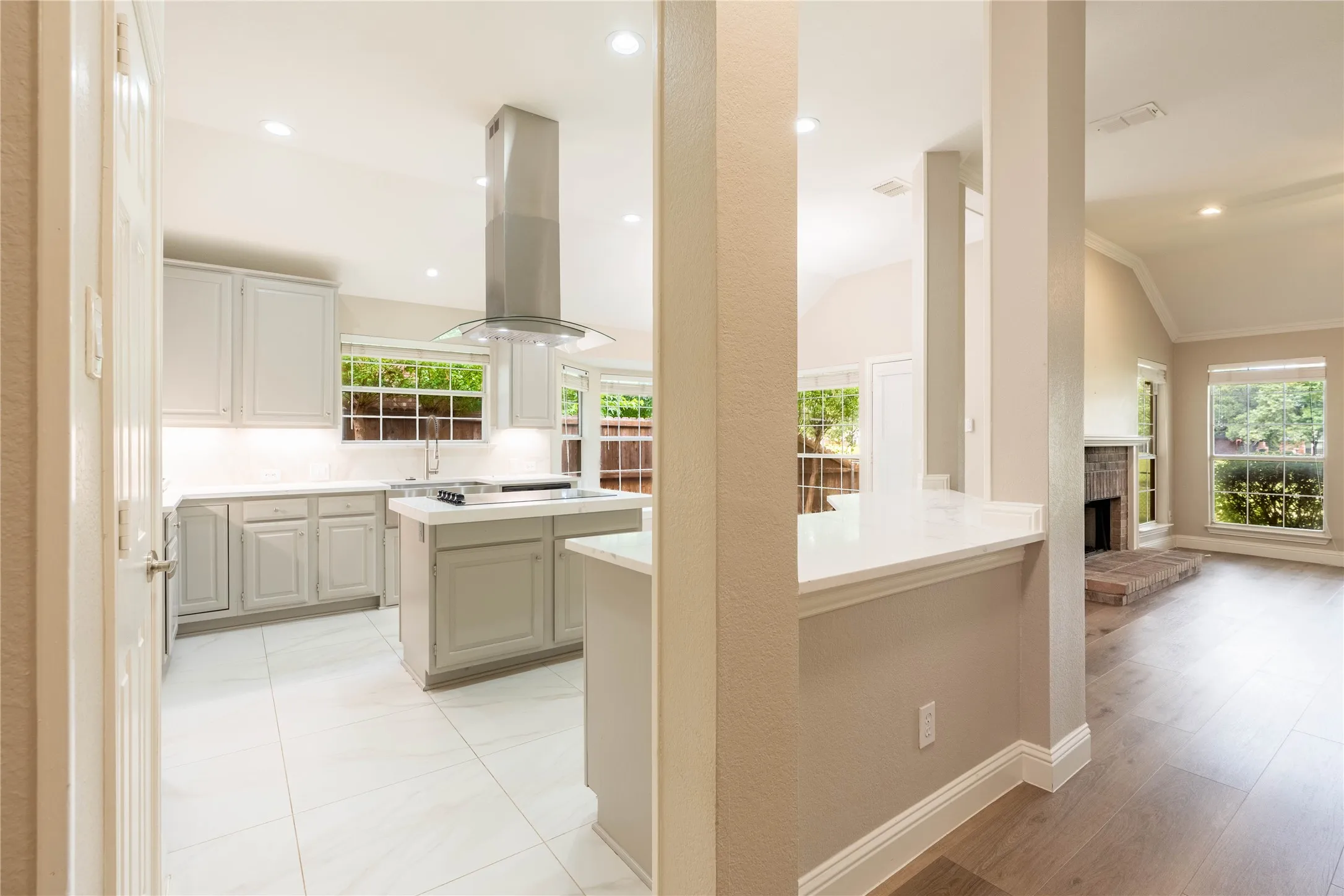 Single Family Residence For Rent in Collin County , 5716 Charleston Drive, Frisco, Texas 75035, 4 Bedroom, 2 Bathroom, 2 Garage spaces, 2,481 Sqft, built in 1992, mls#21350625, Real Estate Agent in Frisco, Homes For Rent in Collin county, Homes For Rent in Frisco, Realtor in Frisco Texas, Real Estate Brokerage Independent Realty Texas, Luminita Cordes Realtor