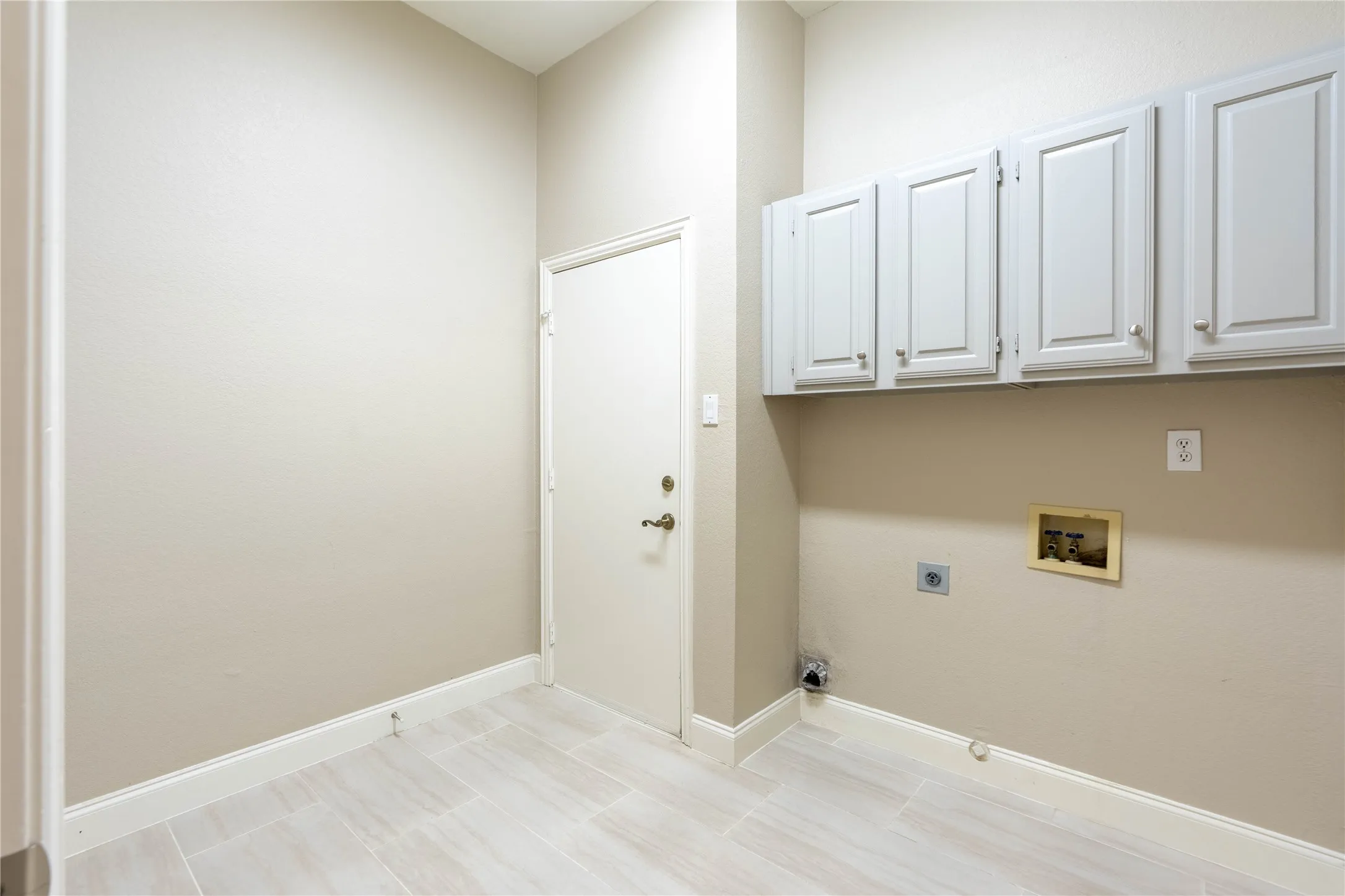 Single Family Residence For Rent in Collin County , 5716 Charleston Drive, Frisco, Texas 75035, 4 Bedroom, 2 Bathroom, 2 Garage spaces, 2,481 Sqft, built in 1992, mls#21350625, Real Estate Agent in Frisco, Homes For Rent in Collin county, Homes For Rent in Frisco, Realtor in Frisco Texas, Real Estate Brokerage Independent Realty Texas, Luminita Cordes Realtor