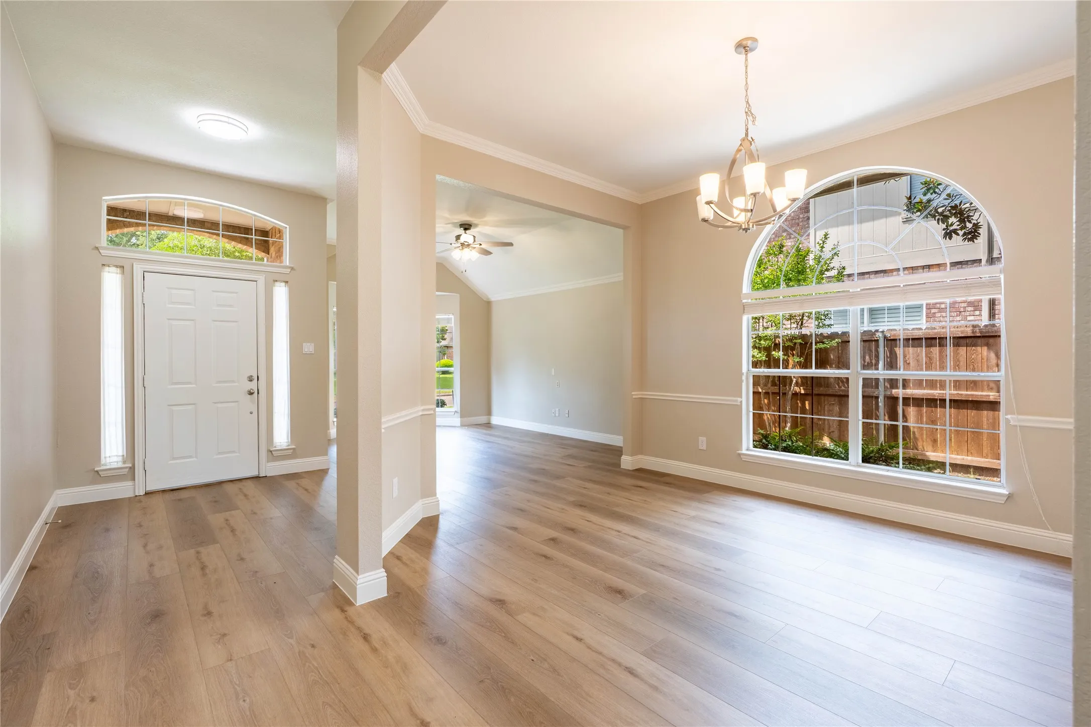 Single Family Residence For Rent in Collin County , 5716 Charleston Drive, Frisco, Texas 75035, 4 Bedroom, 2 Bathroom, 2 Garage spaces, 2,481 Sqft, built in 1992, mls#21350625, Real Estate Agent in Frisco, Homes For Rent in Collin county, Homes For Rent in Frisco, Realtor in Frisco Texas, Real Estate Brokerage Independent Realty Texas, Luminita Cordes Realtor