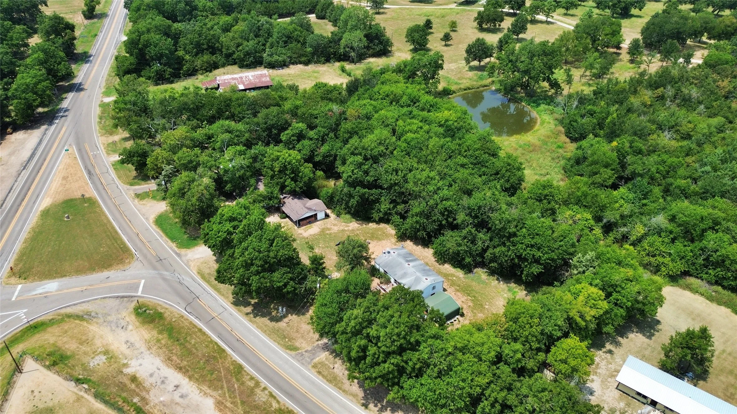 Single Family Residence For Sale in Delta County , 71 Fm-1529, Cooper, Texas 75432, 3 Bedroom, 2 Bathroom, Garage spaces, 1,704 Sqft, built in 1900, mls#21350017, Real Estate Agent in Cooper, Homes For Sale in Delta county, Homes For Sale in Cooper, Realtor in Cooper Texas, Real Estate Brokerage Independent Realty Texas, Luminita Cordes Realtor