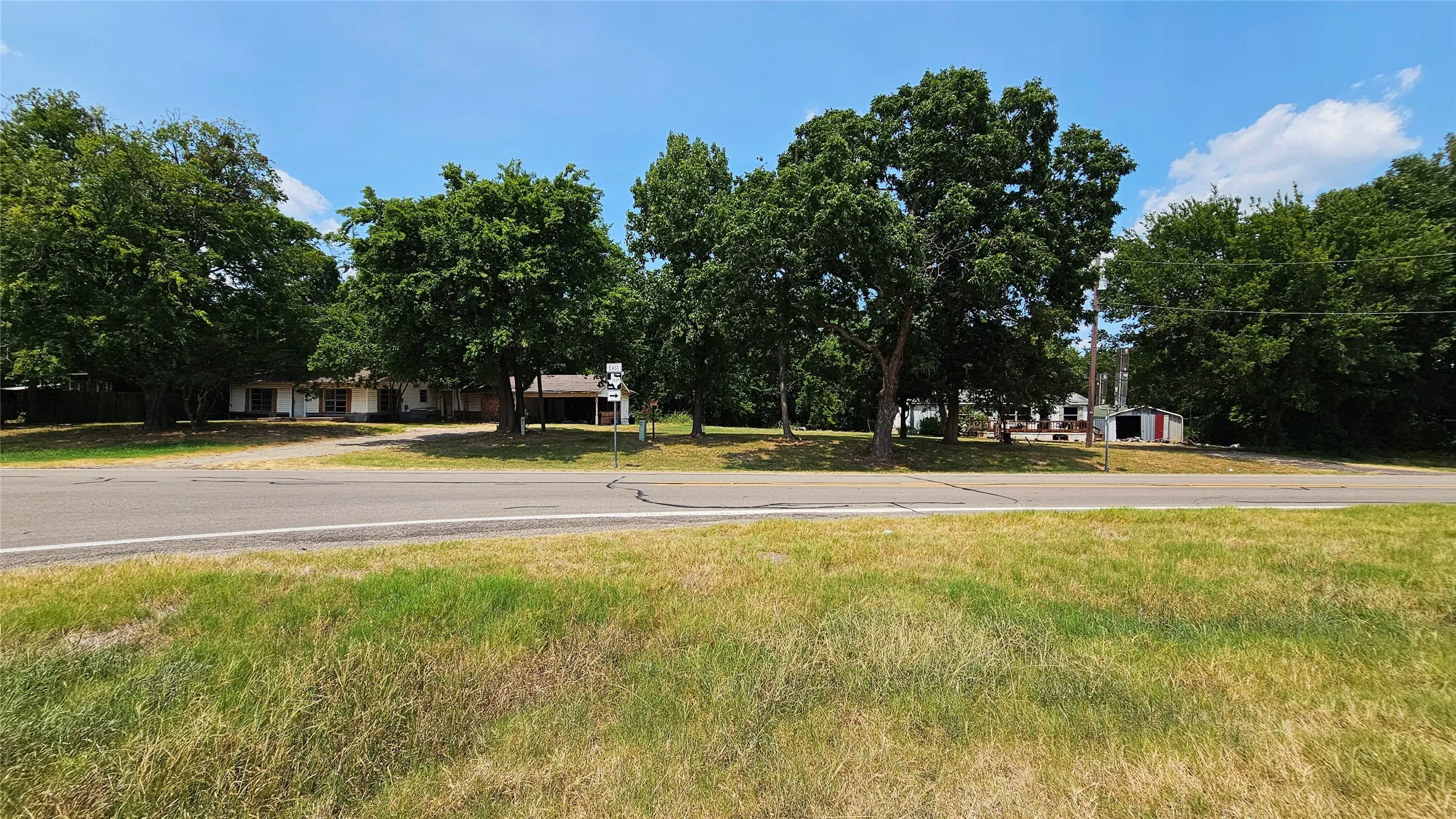 Single Family Residence For Sale in Delta County , 71 Fm-1529, Cooper, Texas 75432, 3 Bedroom, 2 Bathroom, Garage spaces, 1,704 Sqft, built in 1900, mls#21350017, Real Estate Agent in Cooper, Homes For Sale in Delta county, Homes For Sale in Cooper, Realtor in Cooper Texas, Real Estate Brokerage Independent Realty Texas, Luminita Cordes Realtor