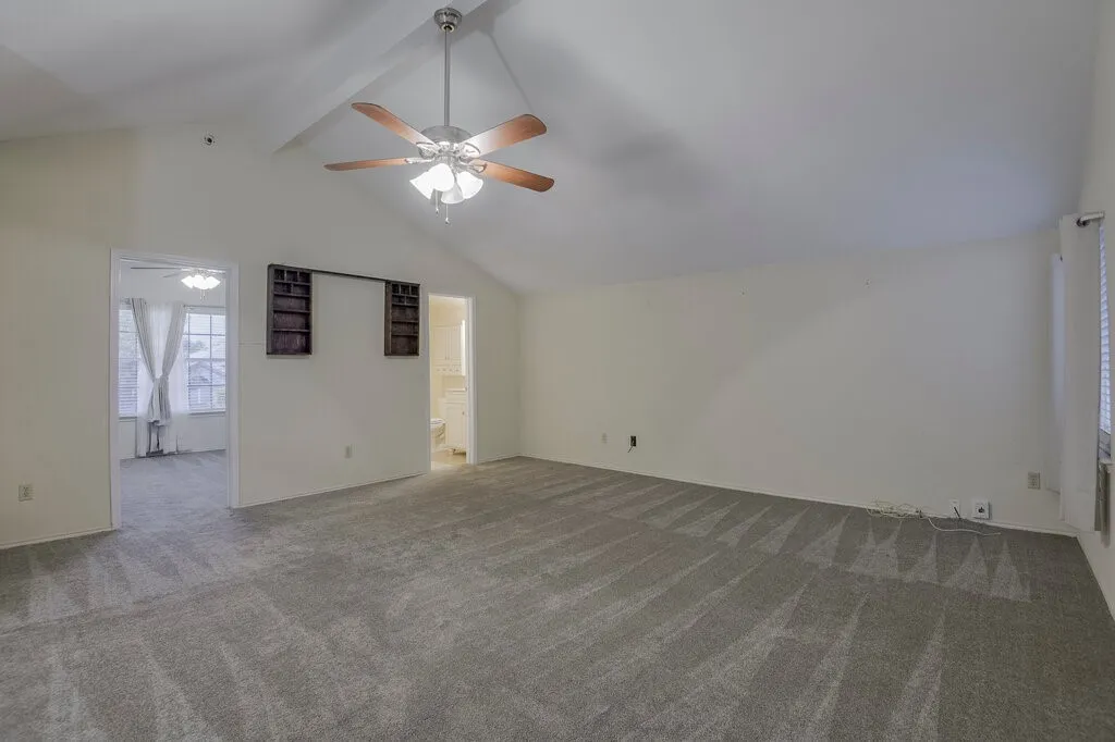 Single Family Residence For Sale in Tarrant County , 211 Faircrest Drive, Arlington, Texas 76018, 4 Bedroom, 3 Bathroom, 2 Garage spaces, 2,185 Sqft, built in 1990, mls#21347823, Real Estate Agent in Arlington, Homes For Sale in Tarrant county, Homes For Sale in Arlington, Realtor in Arlington Texas, Real Estate Brokerage Independent Realty Texas, Luminita Cordes Realtor