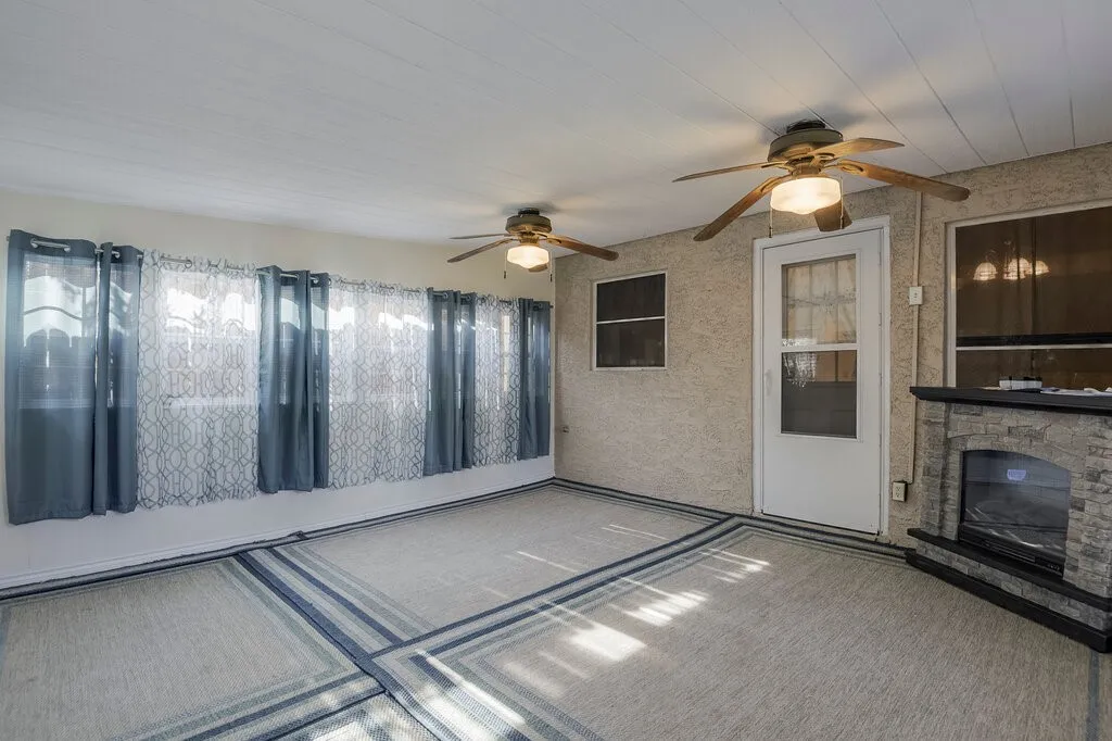 Single Family Residence For Sale in Tarrant County , 211 Faircrest Drive, Arlington, Texas 76018, 4 Bedroom, 3 Bathroom, 2 Garage spaces, 2,185 Sqft, built in 1990, mls#21347823, Real Estate Agent in Arlington, Homes For Sale in Tarrant county, Homes For Sale in Arlington, Realtor in Arlington Texas, Real Estate Brokerage Independent Realty Texas, Luminita Cordes Realtor