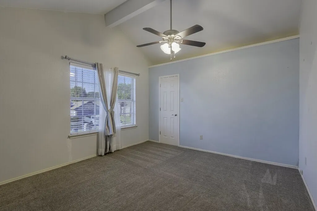 Single Family Residence For Sale in Tarrant County , 211 Faircrest Drive, Arlington, Texas 76018, 4 Bedroom, 3 Bathroom, 2 Garage spaces, 2,185 Sqft, built in 1990, mls#21347823, Real Estate Agent in Arlington, Homes For Sale in Tarrant county, Homes For Sale in Arlington, Realtor in Arlington Texas, Real Estate Brokerage Independent Realty Texas, Luminita Cordes Realtor