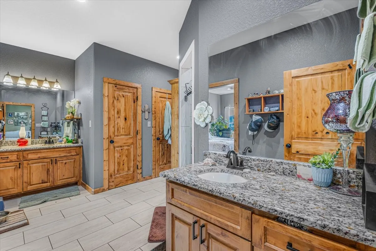 Single Family Residence For Sale in Hill County , 201 Private Road 107, Blum, Texas 76627, 4 Bedroom, 3 Bathroom, 2 Garage spaces, 4,980 Sqft, built in 2025, mls#21350636, Real Estate Agent in Blum, Homes For Sale in Hill county, Homes For Sale in Blum, Realtor in Blum Texas, Real Estate Brokerage Independent Realty Texas, Luminita Cordes Realtor