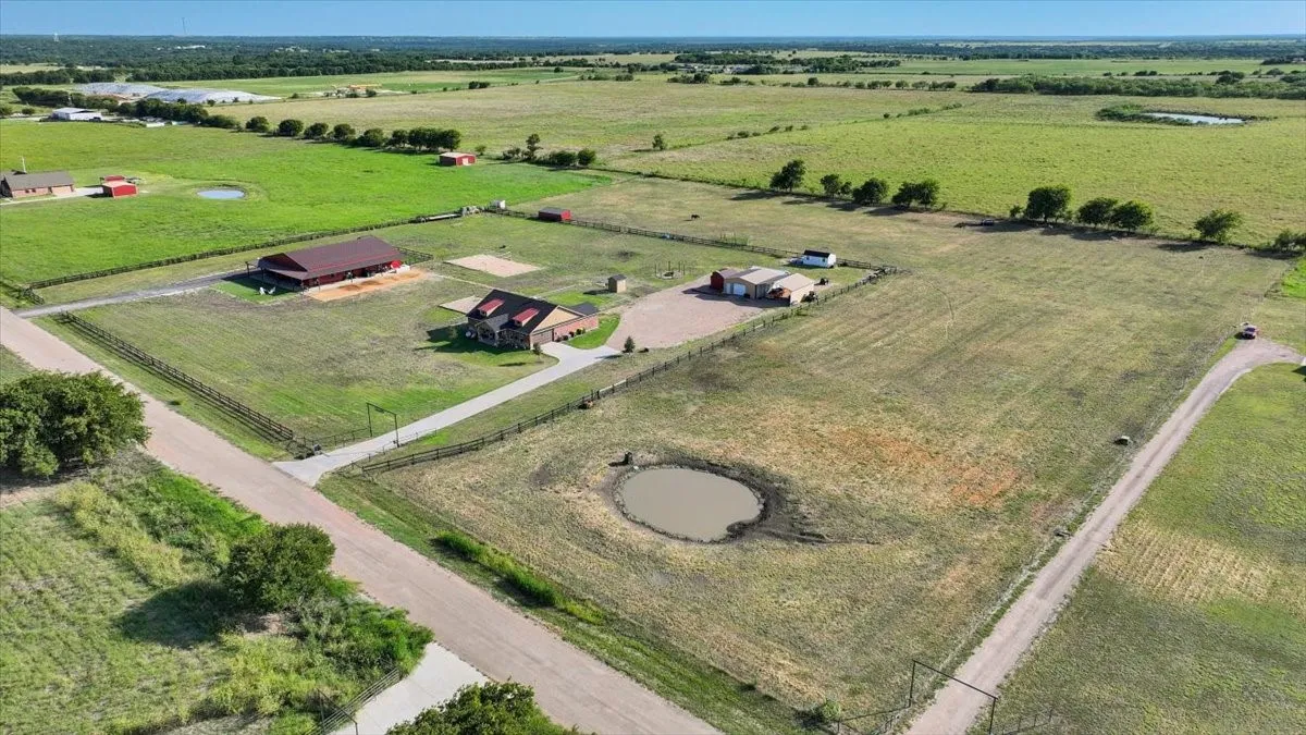 Single Family Residence For Sale in Hill County , 201 Private Road 107, Blum, Texas 76627, 4 Bedroom, 3 Bathroom, 2 Garage spaces, 4,980 Sqft, built in 2025, mls#21350636, Real Estate Agent in Blum, Homes For Sale in Hill county, Homes For Sale in Blum, Realtor in Blum Texas, Real Estate Brokerage Independent Realty Texas, Luminita Cordes Realtor