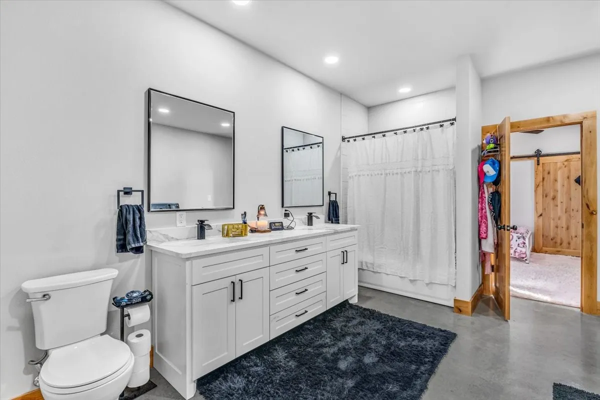 Single Family Residence For Sale in Hill County , 201 Private Road 107, Blum, Texas 76627, 4 Bedroom, 3 Bathroom, 2 Garage spaces, 4,980 Sqft, built in 2025, mls#21350636, Real Estate Agent in Blum, Homes For Sale in Hill county, Homes For Sale in Blum, Realtor in Blum Texas, Real Estate Brokerage Independent Realty Texas, Luminita Cordes Realtor