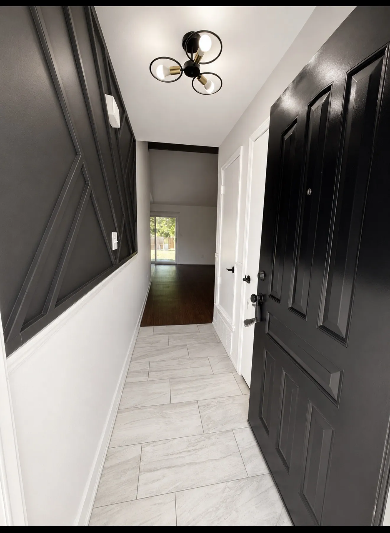 Single Family Residence For Sale in Tarrant County , 1105 Mapleview Drive, Arlington, Texas 76018, 3 Bedroom, 2 Bathroom, 2 Garage spaces, 1,353 Sqft, built in 1984, mls#21350640, Real Estate Agent in Arlington, Homes For Sale in Tarrant county, Homes For Sale in Arlington, Realtor in Arlington Texas, Real Estate Brokerage Independent Realty Texas, Luminita Cordes Realtor