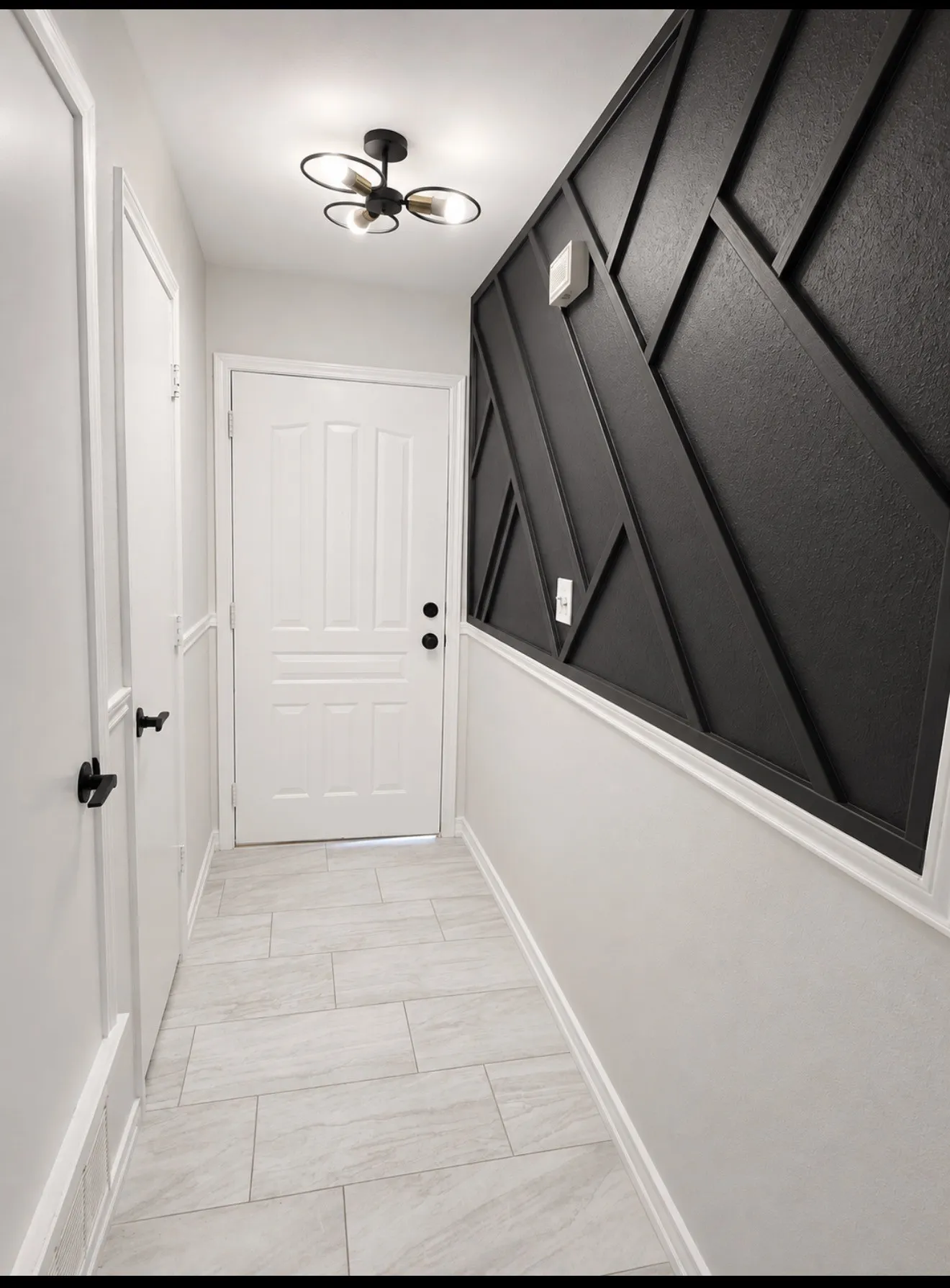 Single Family Residence For Sale in Tarrant County , 1105 Mapleview Drive, Arlington, Texas 76018, 3 Bedroom, 2 Bathroom, 2 Garage spaces, 1,353 Sqft, built in 1984, mls#21350640, Real Estate Agent in Arlington, Homes For Sale in Tarrant county, Homes For Sale in Arlington, Realtor in Arlington Texas, Real Estate Brokerage Independent Realty Texas, Luminita Cordes Realtor