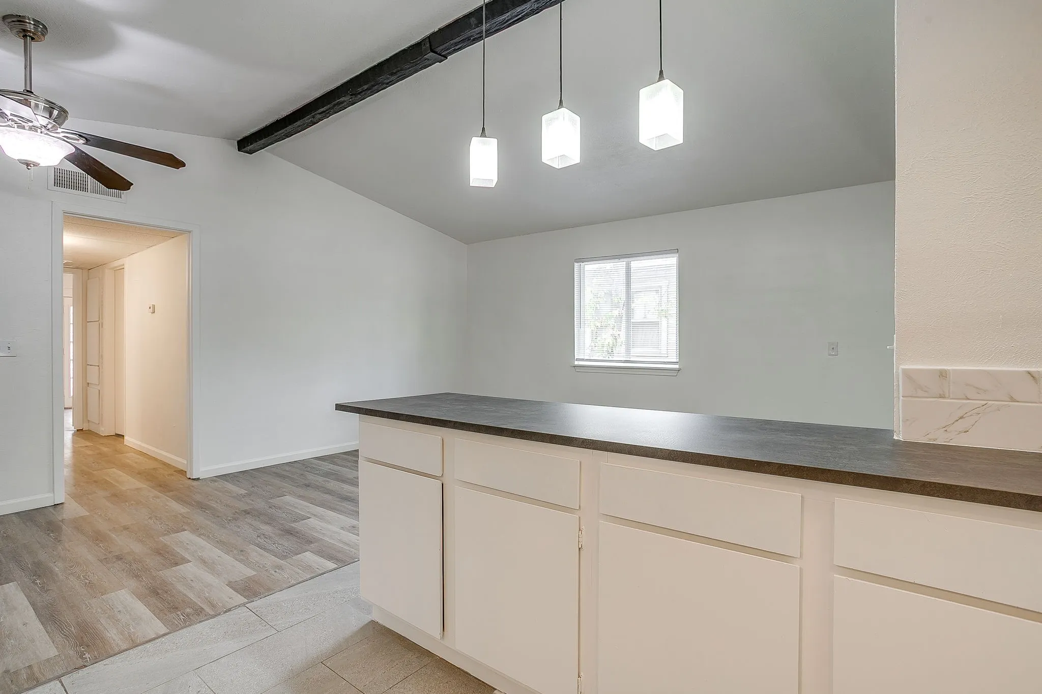 Duplex For Rent in Tarrant County , 4935 Curzon Avenue, Fort Worth, Texas 76107, 2 Bedroom, 2 Bathroom, Garage spaces, 1,780 Sqft, built in 1976, mls#21350642, Real Estate Agent in Fort Worth, Homes For Rent in Tarrant county, Homes For Rent in Fort Worth, Realtor in Fort Worth Texas, Real Estate Brokerage Independent Realty Texas, Luminita Cordes Realtor