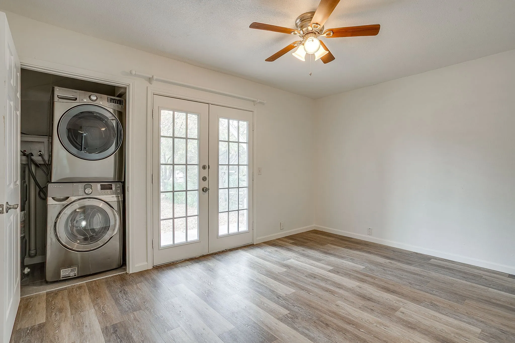 Duplex For Rent in Tarrant County , 4935 Curzon Avenue, Fort Worth, Texas 76107, 2 Bedroom, 2 Bathroom, Garage spaces, 1,780 Sqft, built in 1976, mls#21350642, Real Estate Agent in Fort Worth, Homes For Rent in Tarrant county, Homes For Rent in Fort Worth, Realtor in Fort Worth Texas, Real Estate Brokerage Independent Realty Texas, Luminita Cordes Realtor