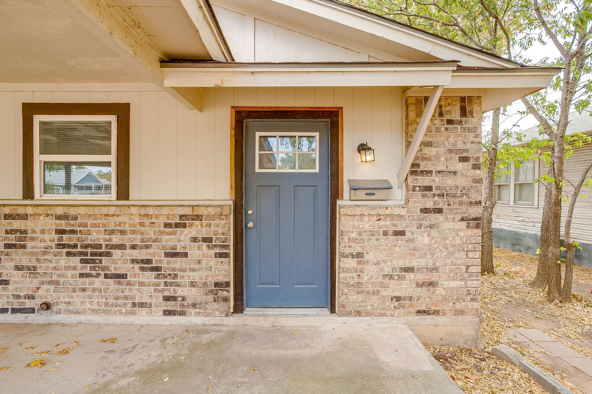 Duplex For Rent in Tarrant County , 4935 Curzon Avenue, Fort Worth, Texas 76107, 2 Bedroom, 2 Bathroom, Garage spaces, 1,780 Sqft, built in 1976, mls#21350642, Real Estate Agent in Fort Worth, Homes For Rent in Tarrant county, Homes For Rent in Fort Worth, Realtor in Fort Worth Texas, Real Estate Brokerage Independent Realty Texas, Luminita Cordes Realtor