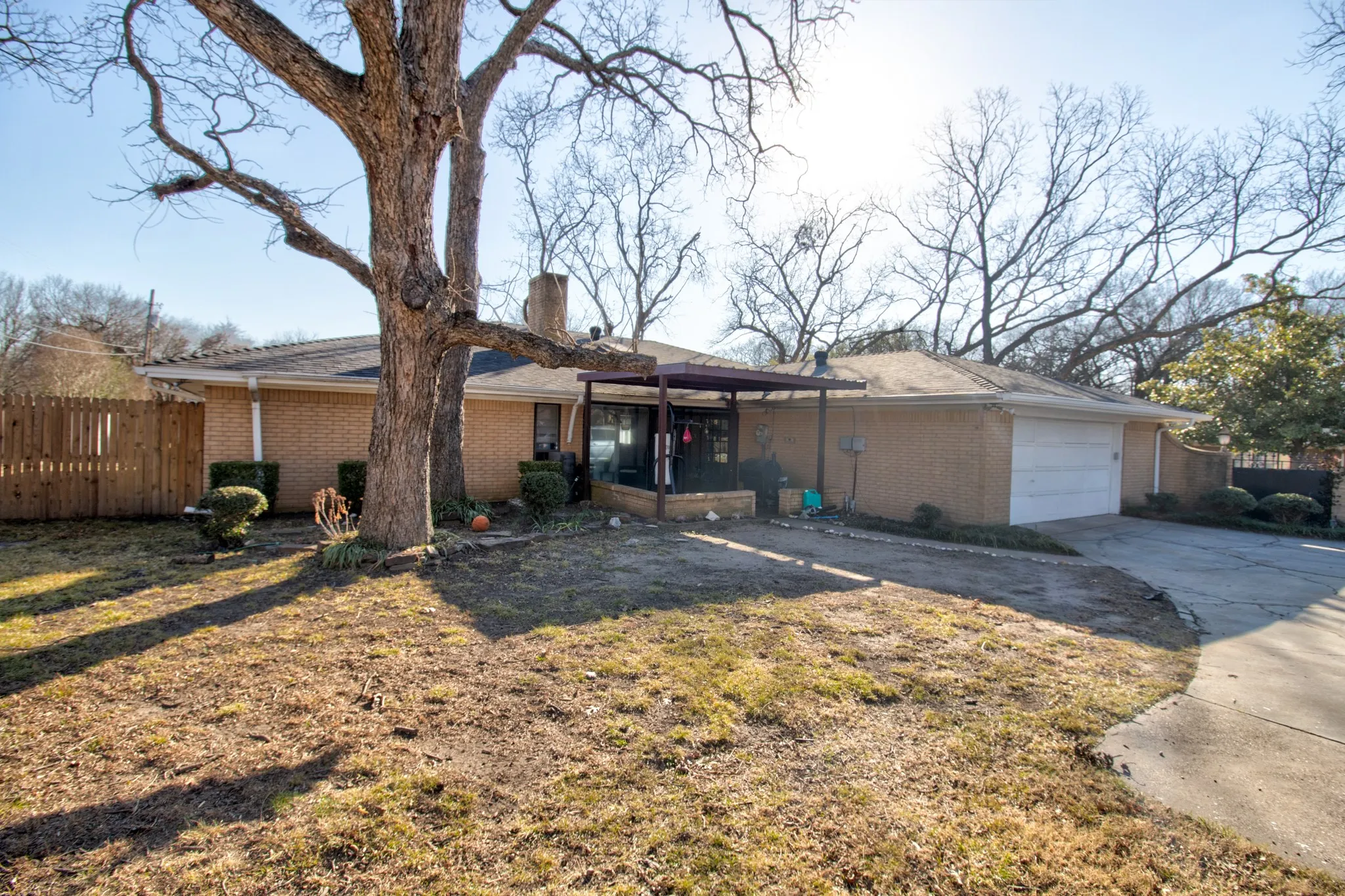 Single Family Residence For Rent in Grayson County , 2517 Nantucket Drive, Sherman, Texas 75092, 4 Bedroom, 3 Bathroom, 2 Garage spaces, 2,609 Sqft, built in 1975, mls#21350643, Real Estate Agent in Sherman, Homes For Rent in Grayson county, Homes For Rent in Sherman, Realtor in Sherman Texas, Real Estate Brokerage Independent Realty Texas, Luminita Cordes Realtor
