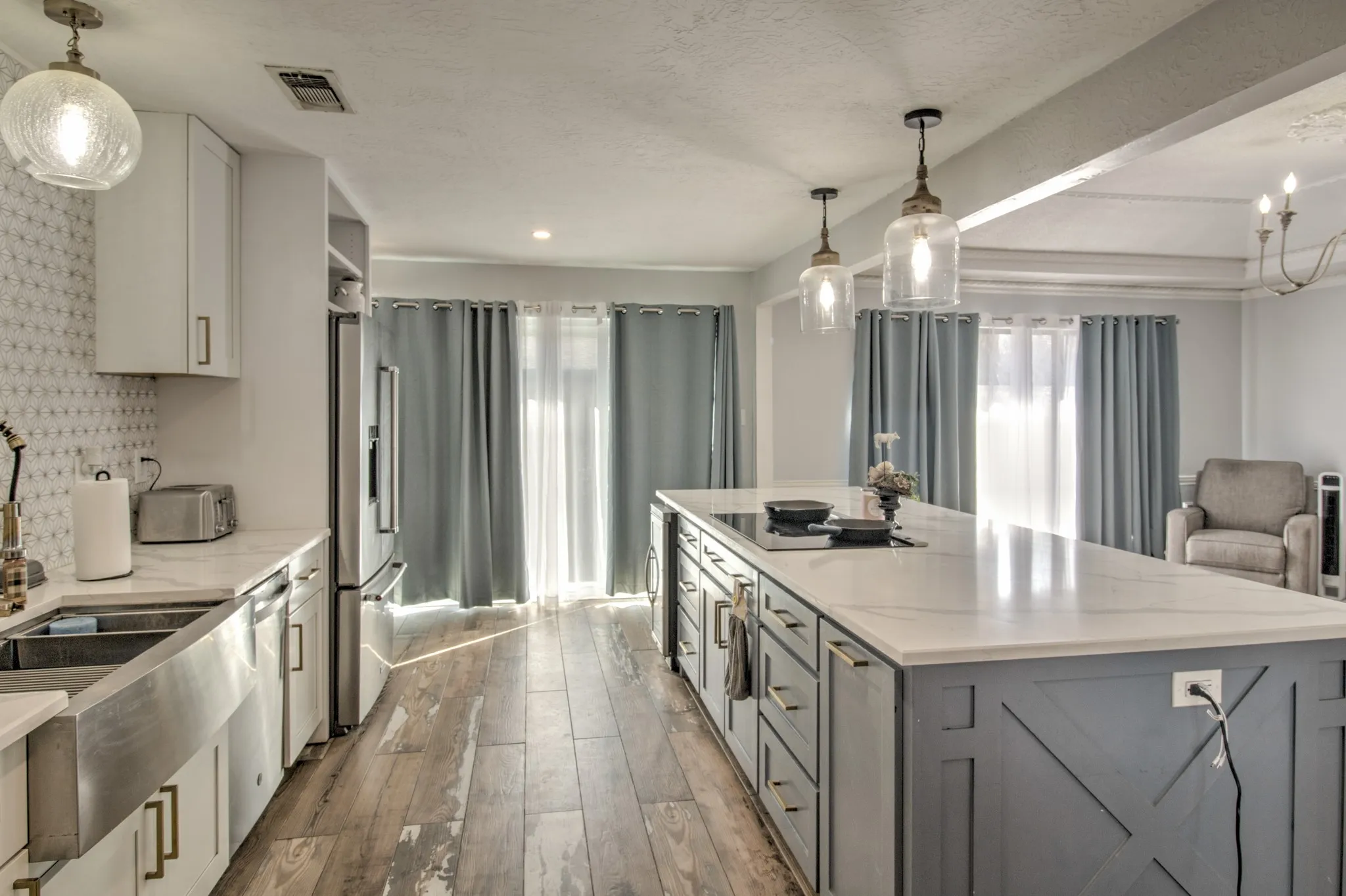 Single Family Residence For Rent in Grayson County , 2517 Nantucket Drive, Sherman, Texas 75092, 4 Bedroom, 3 Bathroom, 2 Garage spaces, 2,609 Sqft, built in 1975, mls#21350643, Real Estate Agent in Sherman, Homes For Rent in Grayson county, Homes For Rent in Sherman, Realtor in Sherman Texas, Real Estate Brokerage Independent Realty Texas, Luminita Cordes Realtor