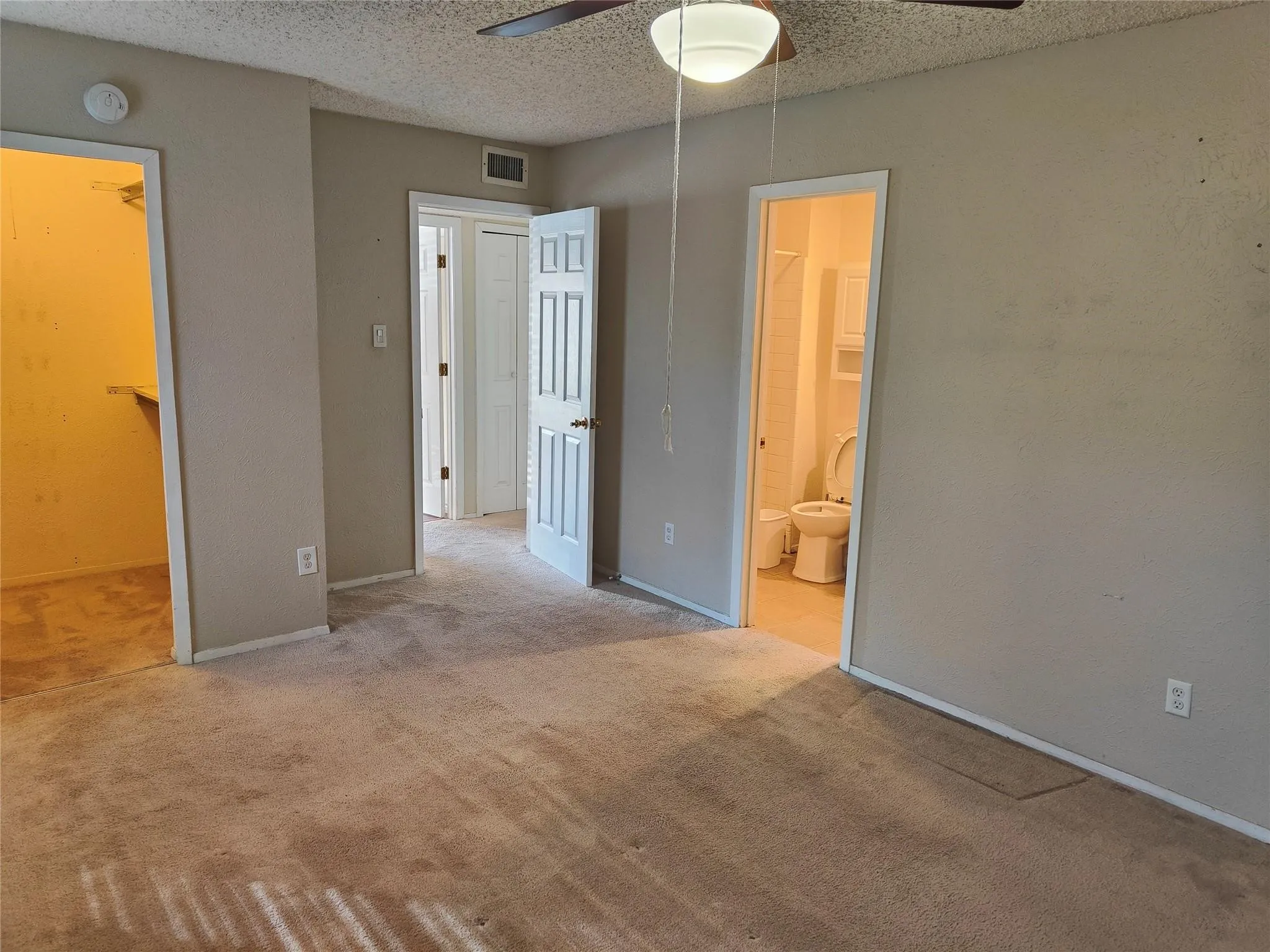 Single Family Residence For Rent in Dallas County , 2513 Crown Circle, Garland, Texas 75044, 3 Bedroom, 2 Bathroom, 2 Garage spaces, 1,589 Sqft, built in 1981, mls#21350651, Real Estate Agent in Garland, Homes For Rent in Dallas county, Homes For Rent in Garland, Realtor in Garland Texas, Real Estate Brokerage Independent Realty Texas, Luminita Cordes Realtor