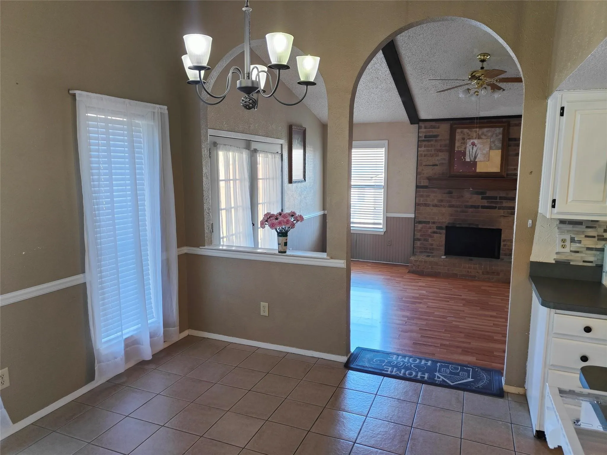 Single Family Residence For Rent in Dallas County , 2513 Crown Circle, Garland, Texas 75044, 3 Bedroom, 2 Bathroom, 2 Garage spaces, 1,589 Sqft, built in 1981, mls#21350651, Real Estate Agent in Garland, Homes For Rent in Dallas county, Homes For Rent in Garland, Realtor in Garland Texas, Real Estate Brokerage Independent Realty Texas, Luminita Cordes Realtor