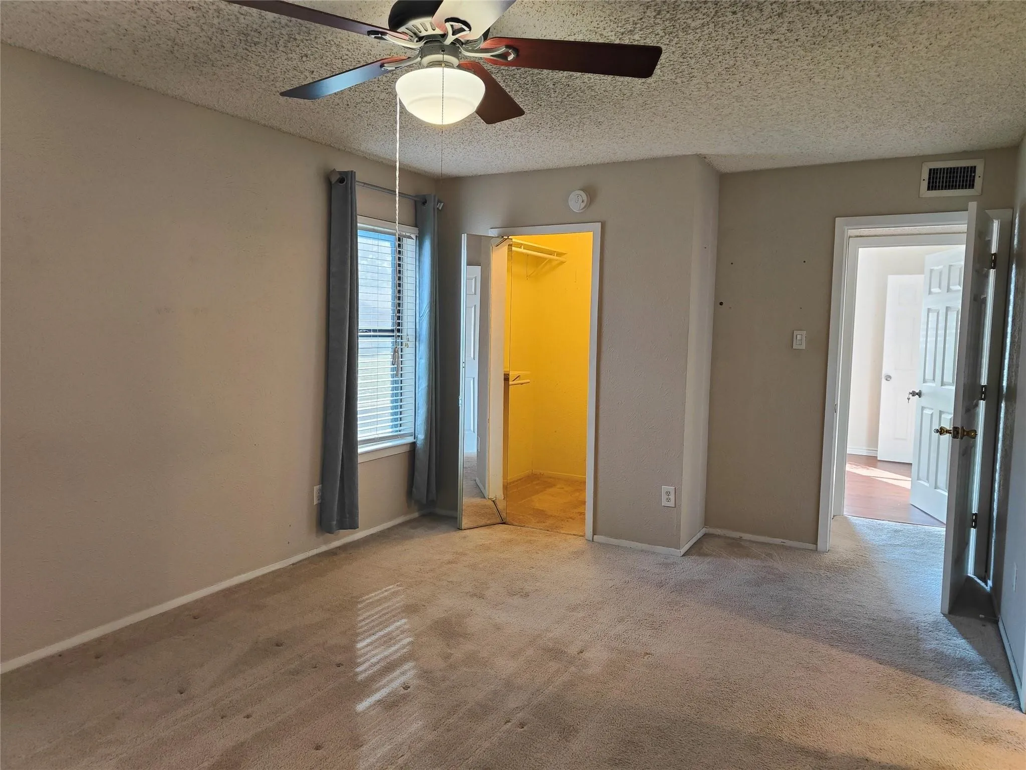 Single Family Residence For Rent in Dallas County , 2513 Crown Circle, Garland, Texas 75044, 3 Bedroom, 2 Bathroom, 2 Garage spaces, 1,589 Sqft, built in 1981, mls#21350651, Real Estate Agent in Garland, Homes For Rent in Dallas county, Homes For Rent in Garland, Realtor in Garland Texas, Real Estate Brokerage Independent Realty Texas, Luminita Cordes Realtor