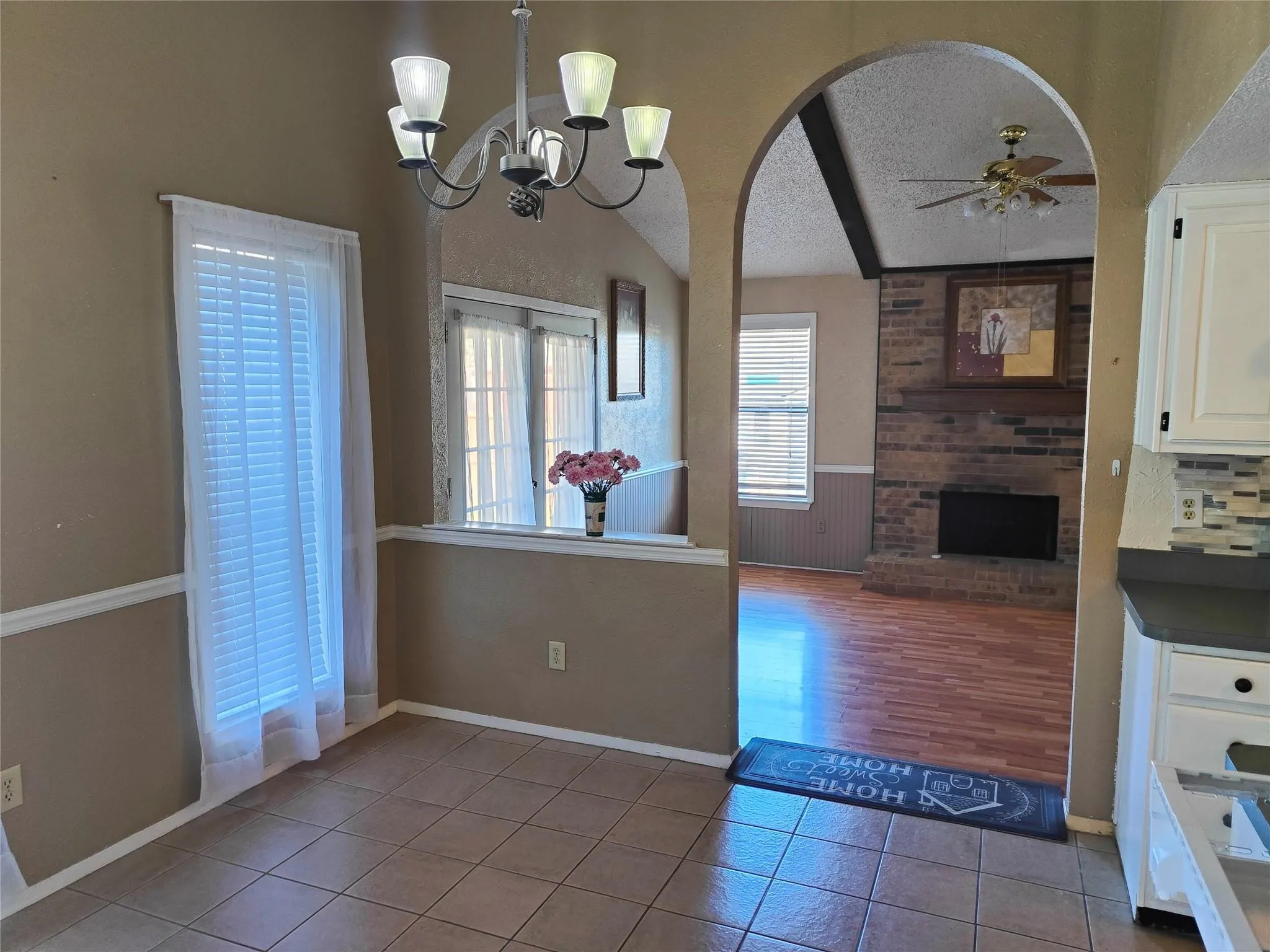 Single Family Residence For Rent in Dallas County , 2513 Crown Circle, Garland, Texas 75044, 3 Bedroom, 2 Bathroom, 2 Garage spaces, 1,589 Sqft, built in 1981, mls#21350651, Real Estate Agent in Garland, Homes For Rent in Dallas county, Homes For Rent in Garland, Realtor in Garland Texas, Real Estate Brokerage Independent Realty Texas, Luminita Cordes Realtor