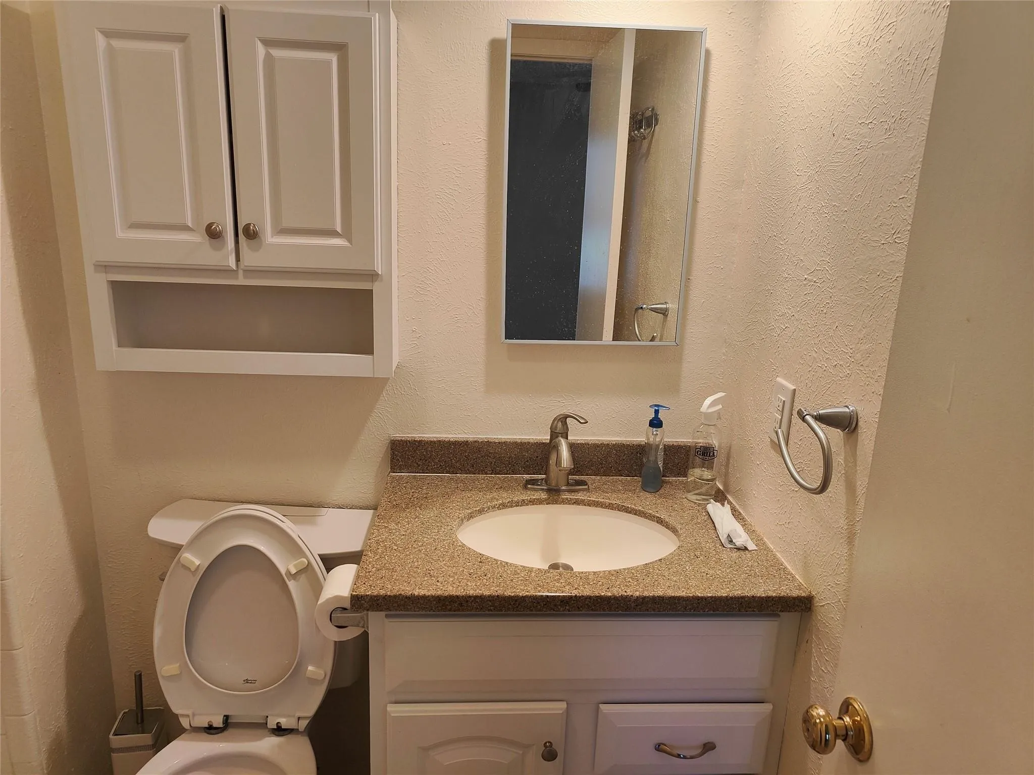 Single Family Residence For Rent in Dallas County , 2513 Crown Circle, Garland, Texas 75044, 3 Bedroom, 2 Bathroom, 2 Garage spaces, 1,589 Sqft, built in 1981, mls#21350651, Real Estate Agent in Garland, Homes For Rent in Dallas county, Homes For Rent in Garland, Realtor in Garland Texas, Real Estate Brokerage Independent Realty Texas, Luminita Cordes Realtor