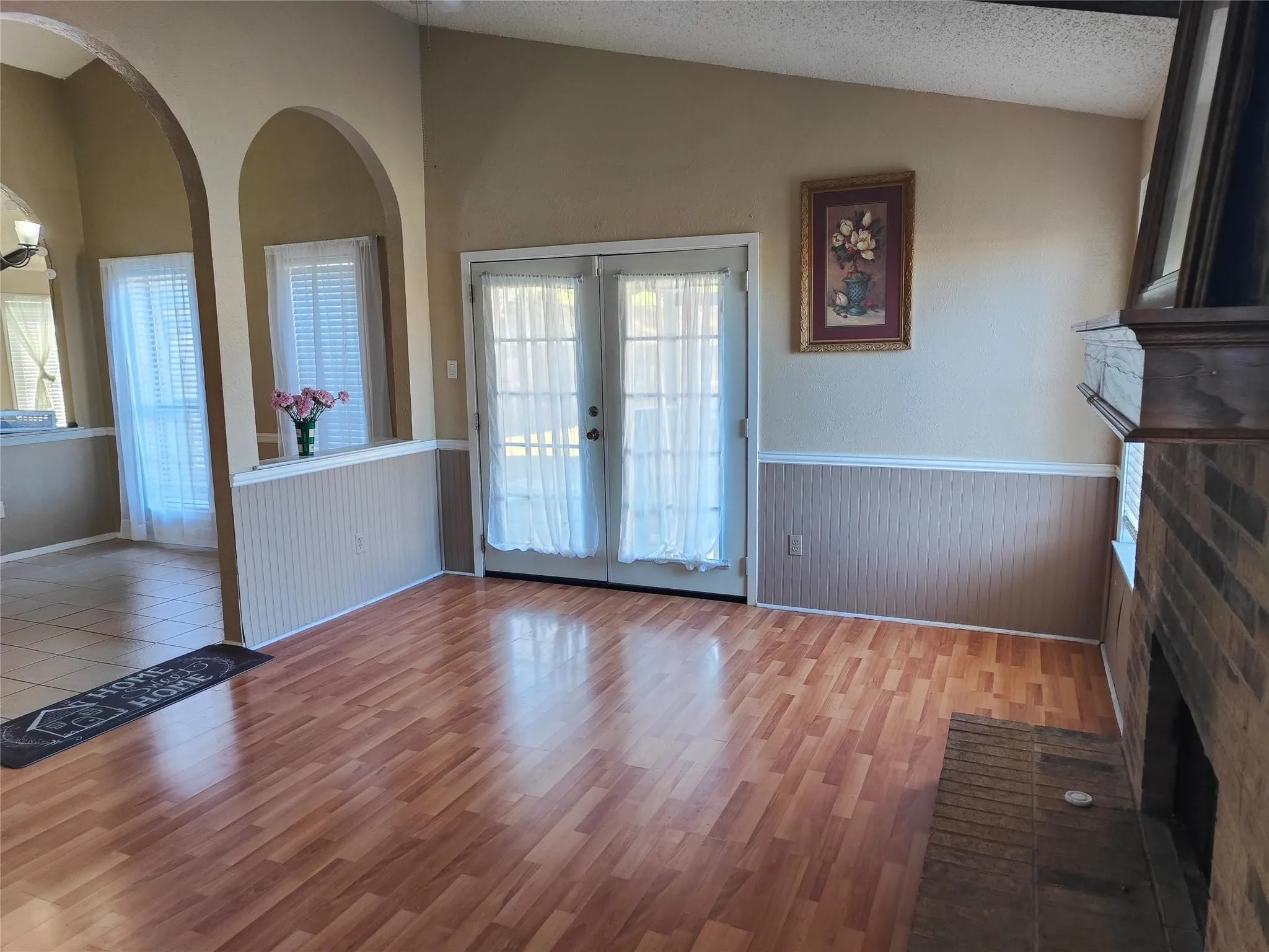 Single Family Residence For Rent in Dallas County , 2513 Crown Circle, Garland, Texas 75044, 3 Bedroom, 2 Bathroom, 2 Garage spaces, 1,589 Sqft, built in 1981, mls#21350651, Real Estate Agent in Garland, Homes For Rent in Dallas county, Homes For Rent in Garland, Realtor in Garland Texas, Real Estate Brokerage Independent Realty Texas, Luminita Cordes Realtor