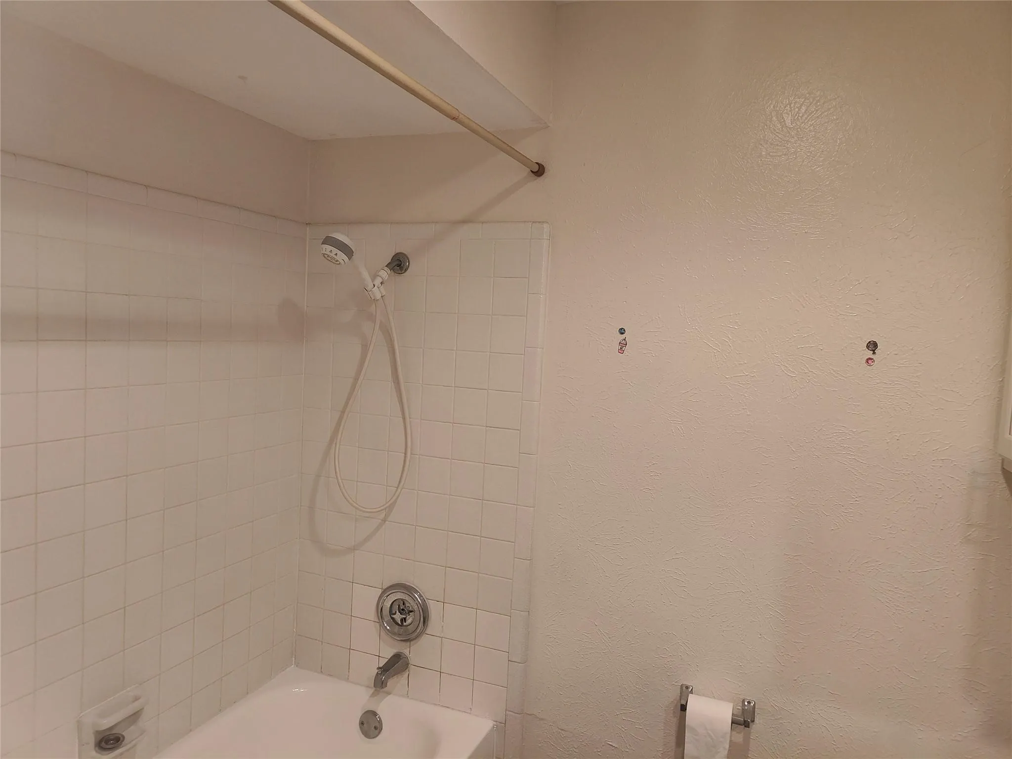 Single Family Residence For Rent in Dallas County , 2513 Crown Circle, Garland, Texas 75044, 3 Bedroom, 2 Bathroom, 2 Garage spaces, 1,589 Sqft, built in 1981, mls#21350651, Real Estate Agent in Garland, Homes For Rent in Dallas county, Homes For Rent in Garland, Realtor in Garland Texas, Real Estate Brokerage Independent Realty Texas, Luminita Cordes Realtor