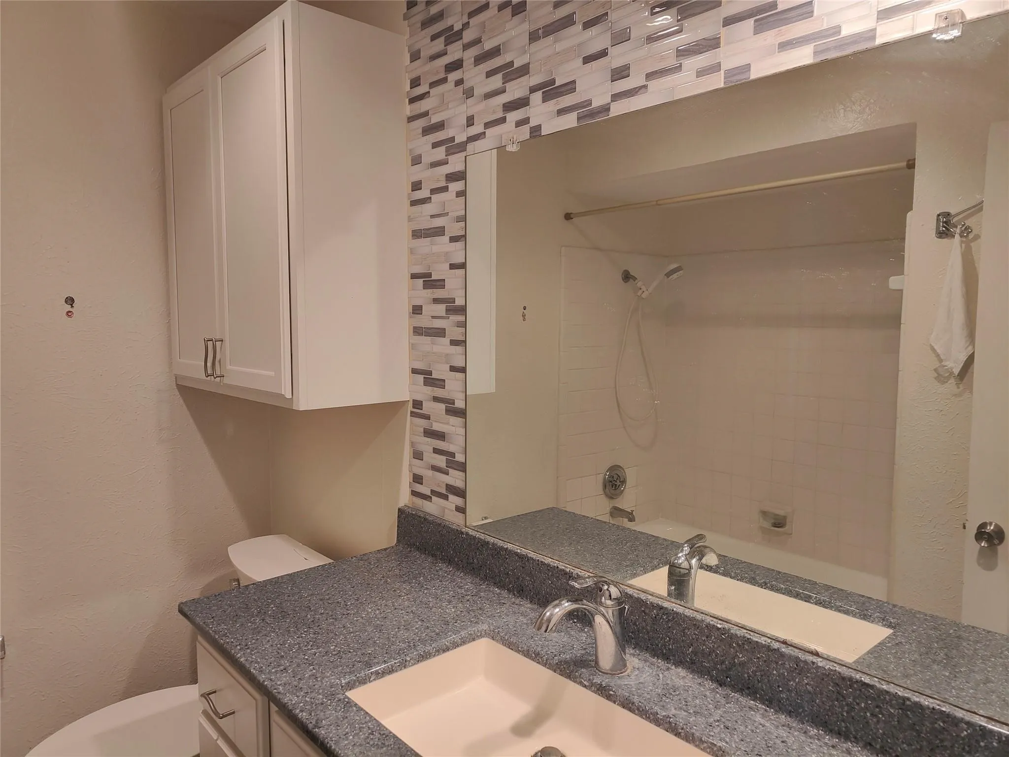 Single Family Residence For Rent in Dallas County , 2513 Crown Circle, Garland, Texas 75044, 3 Bedroom, 2 Bathroom, 2 Garage spaces, 1,589 Sqft, built in 1981, mls#21350651, Real Estate Agent in Garland, Homes For Rent in Dallas county, Homes For Rent in Garland, Realtor in Garland Texas, Real Estate Brokerage Independent Realty Texas, Luminita Cordes Realtor