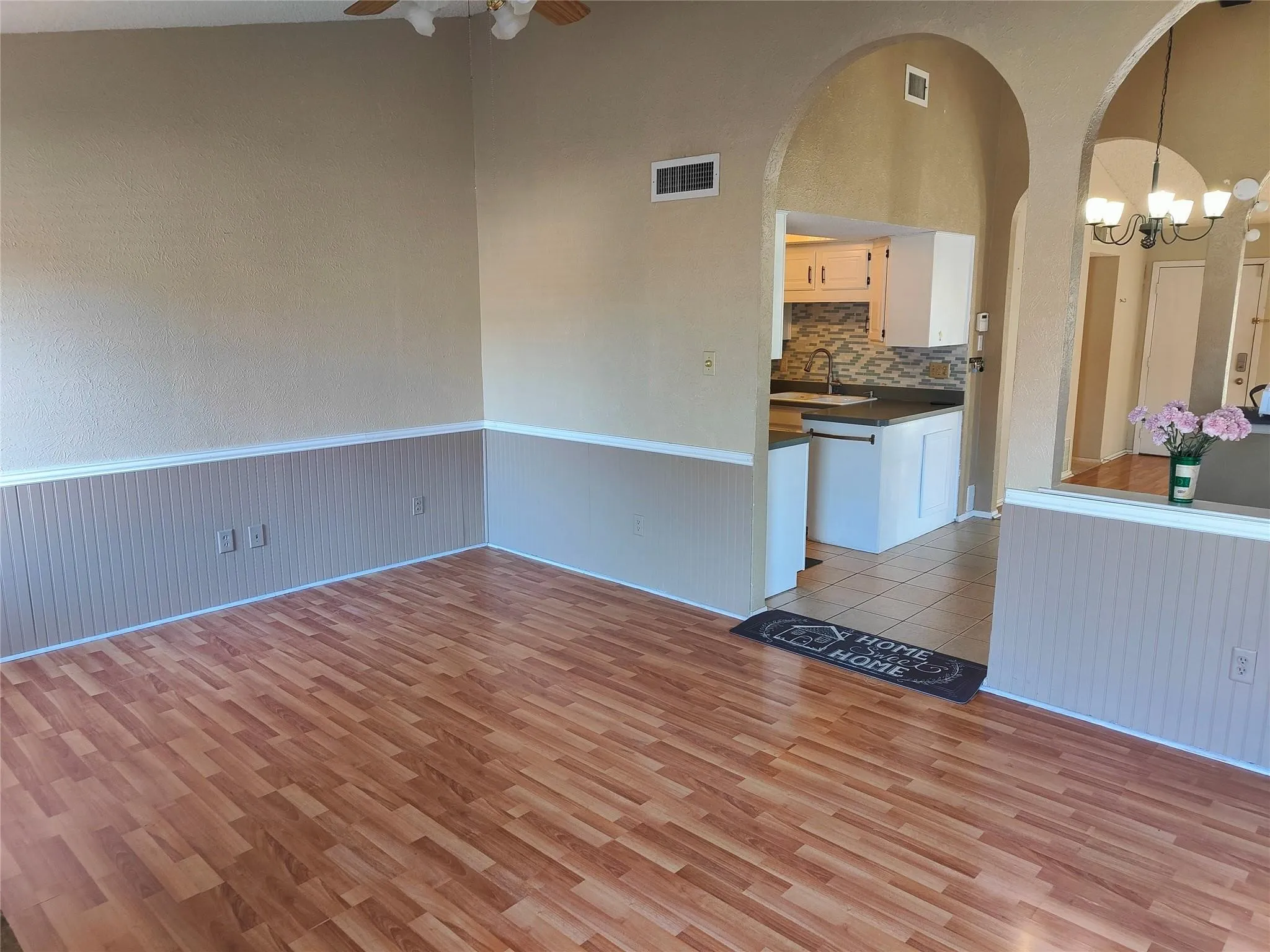 Single Family Residence For Rent in Dallas County , 2513 Crown Circle, Garland, Texas 75044, 3 Bedroom, 2 Bathroom, 2 Garage spaces, 1,589 Sqft, built in 1981, mls#21350651, Real Estate Agent in Garland, Homes For Rent in Dallas county, Homes For Rent in Garland, Realtor in Garland Texas, Real Estate Brokerage Independent Realty Texas, Luminita Cordes Realtor