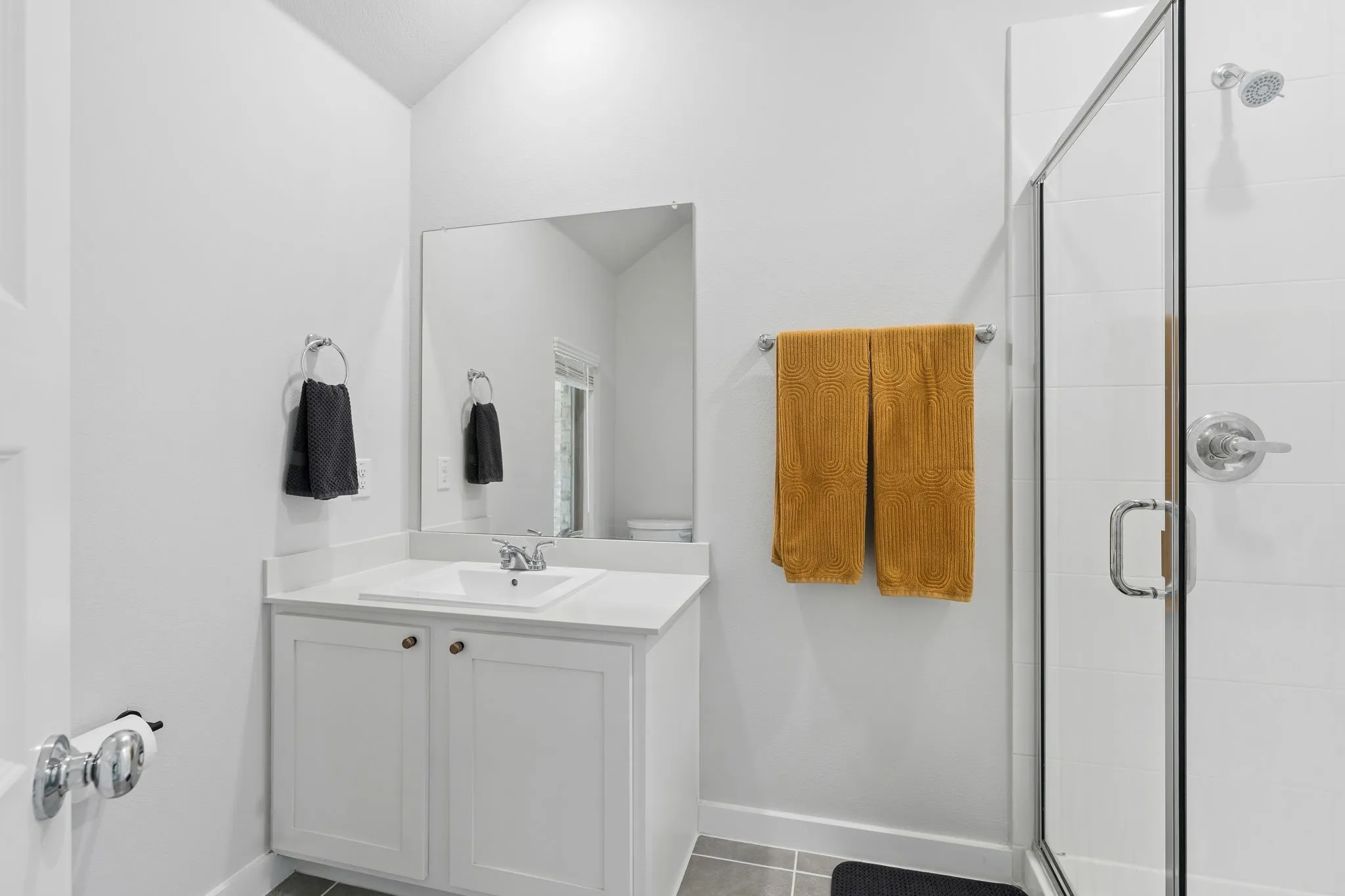 Single Family Residence For Rent in Dallas County , 2123 Pedigree Lane, Seagoville, Texas 75159, 5 Bedroom, 4 Bathroom, 2 Garage spaces, 2,682 Sqft, built in 2024, mls#21350653, Real Estate Agent in Seagoville, Homes For Rent in Dallas county, Homes For Rent in Seagoville, Realtor in Seagoville Texas, Real Estate Brokerage Independent Realty Texas, Luminita Cordes Realtor