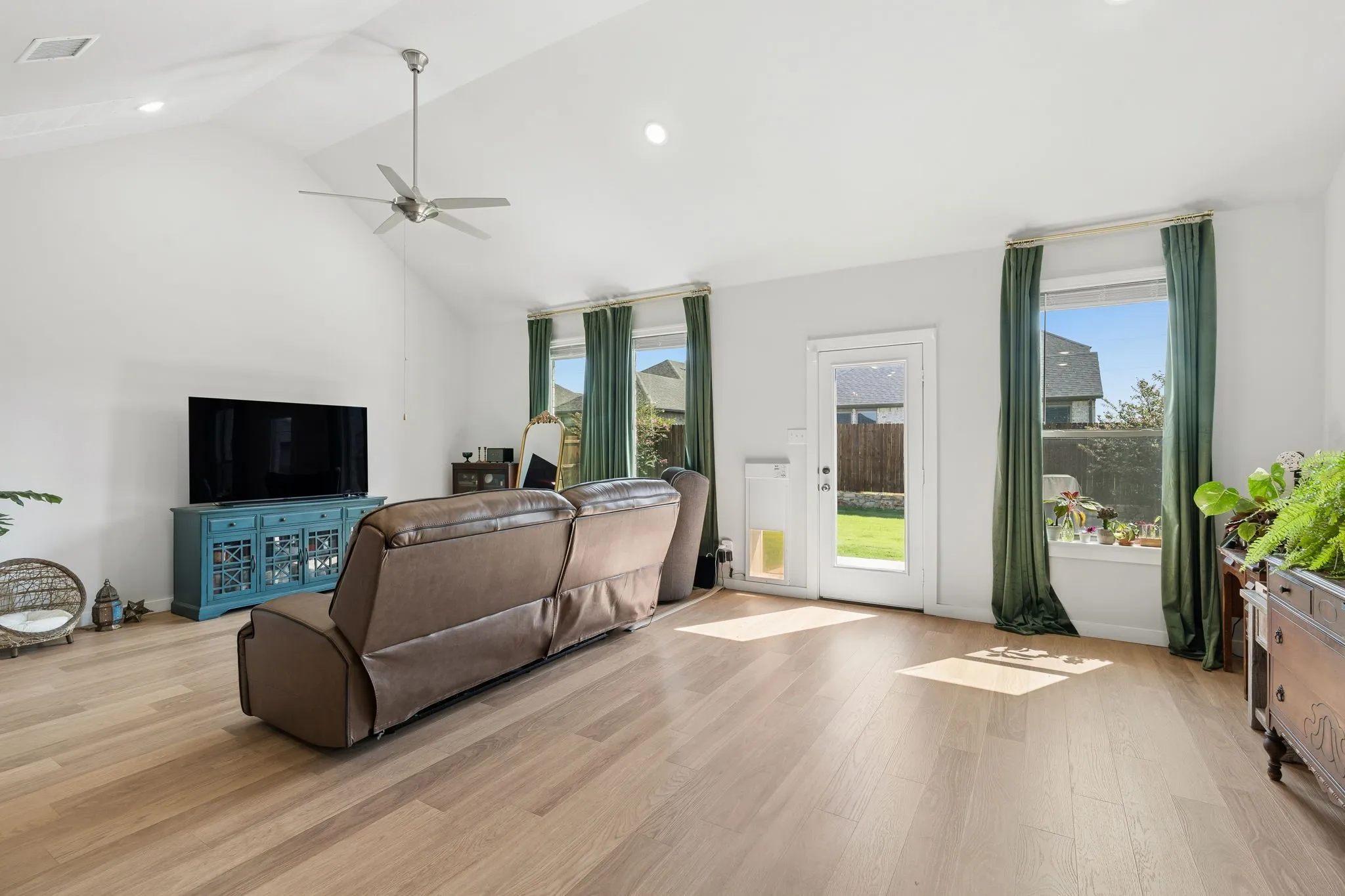 Single Family Residence For Rent in Dallas County , 2123 Pedigree Lane, Seagoville, Texas 75159, 5 Bedroom, 4 Bathroom, 2 Garage spaces, 2,682 Sqft, built in 2024, mls#21350653, Real Estate Agent in Seagoville, Homes For Rent in Dallas county, Homes For Rent in Seagoville, Realtor in Seagoville Texas, Real Estate Brokerage Independent Realty Texas, Luminita Cordes Realtor